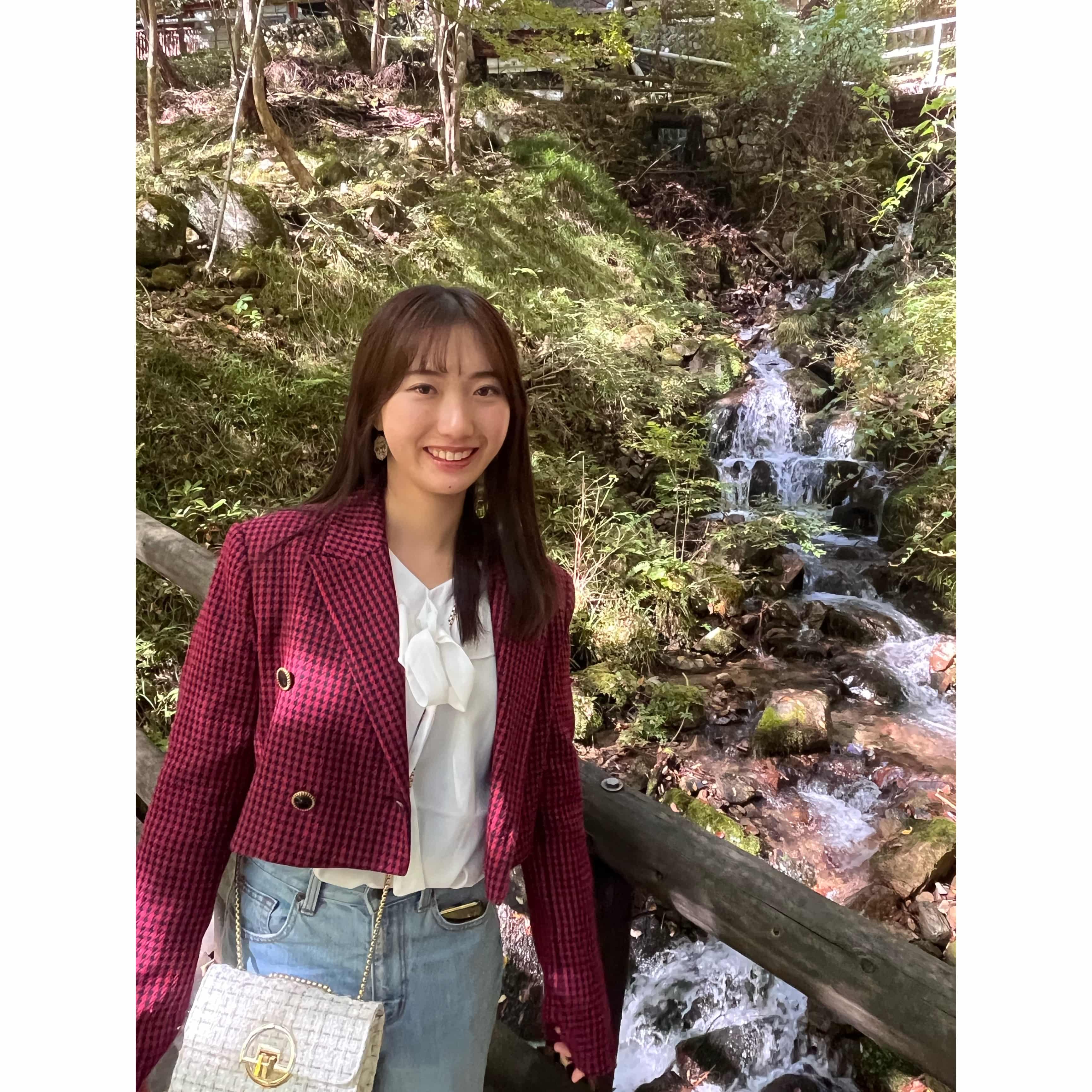 赤　ジャケット　アップ