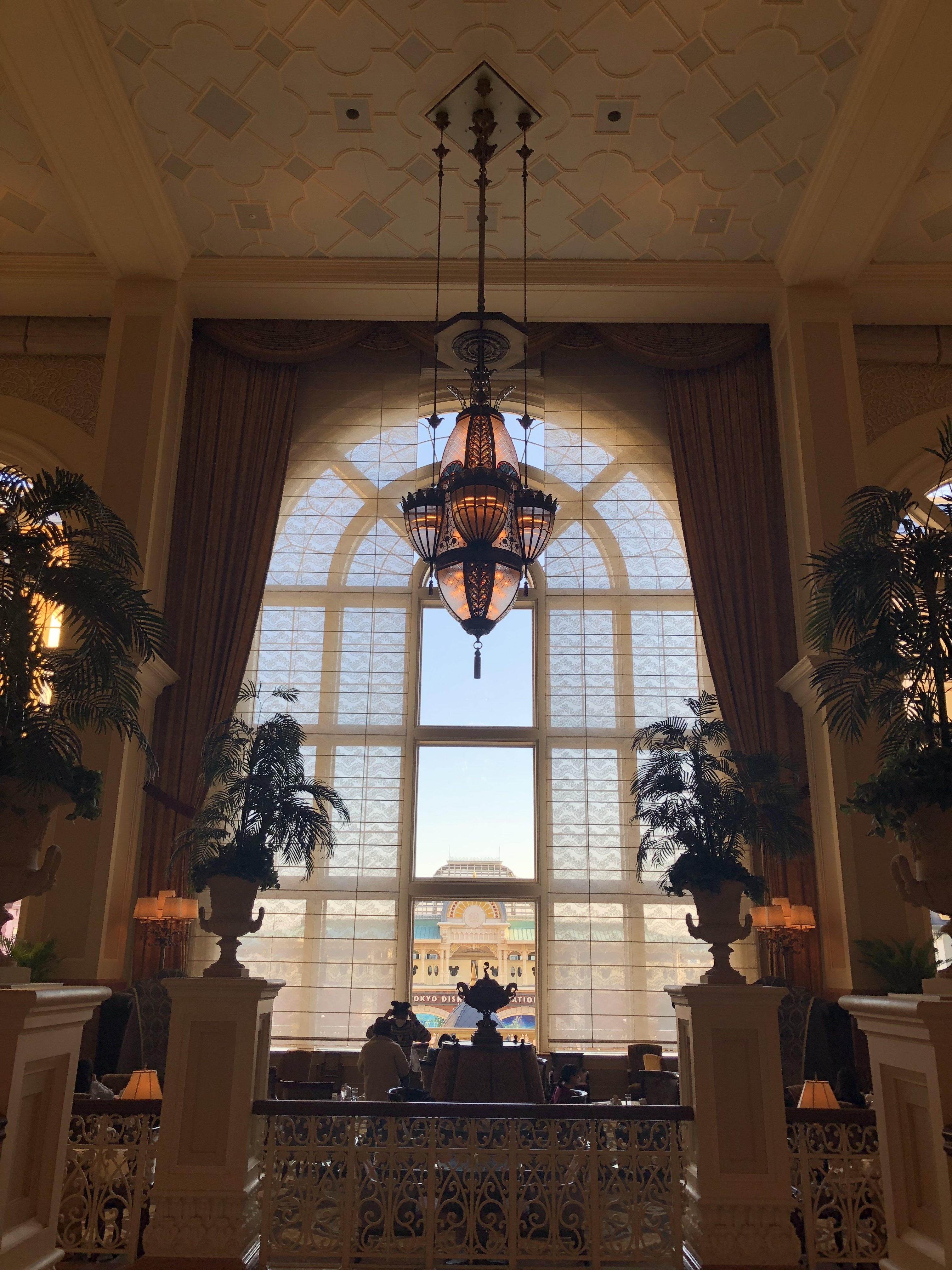 ホテル　窓　風景