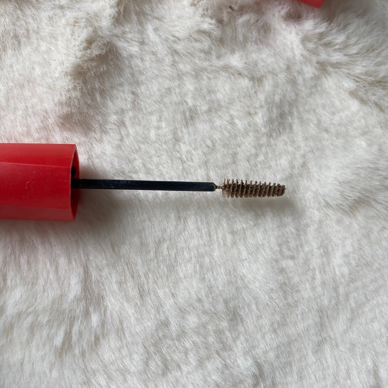 デジャビュ　眉マスカラ