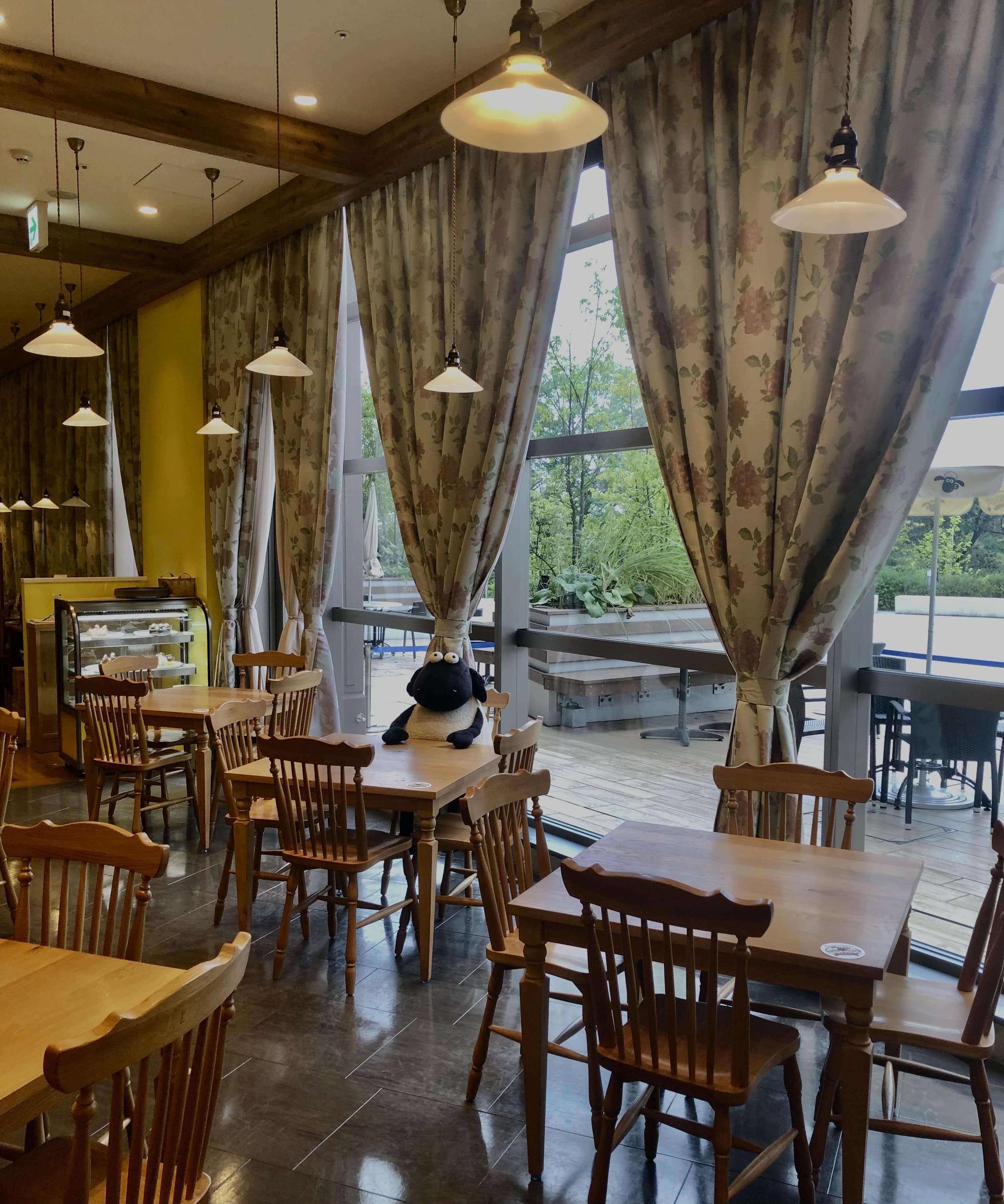 ひつじのショーン　カフェ　店内