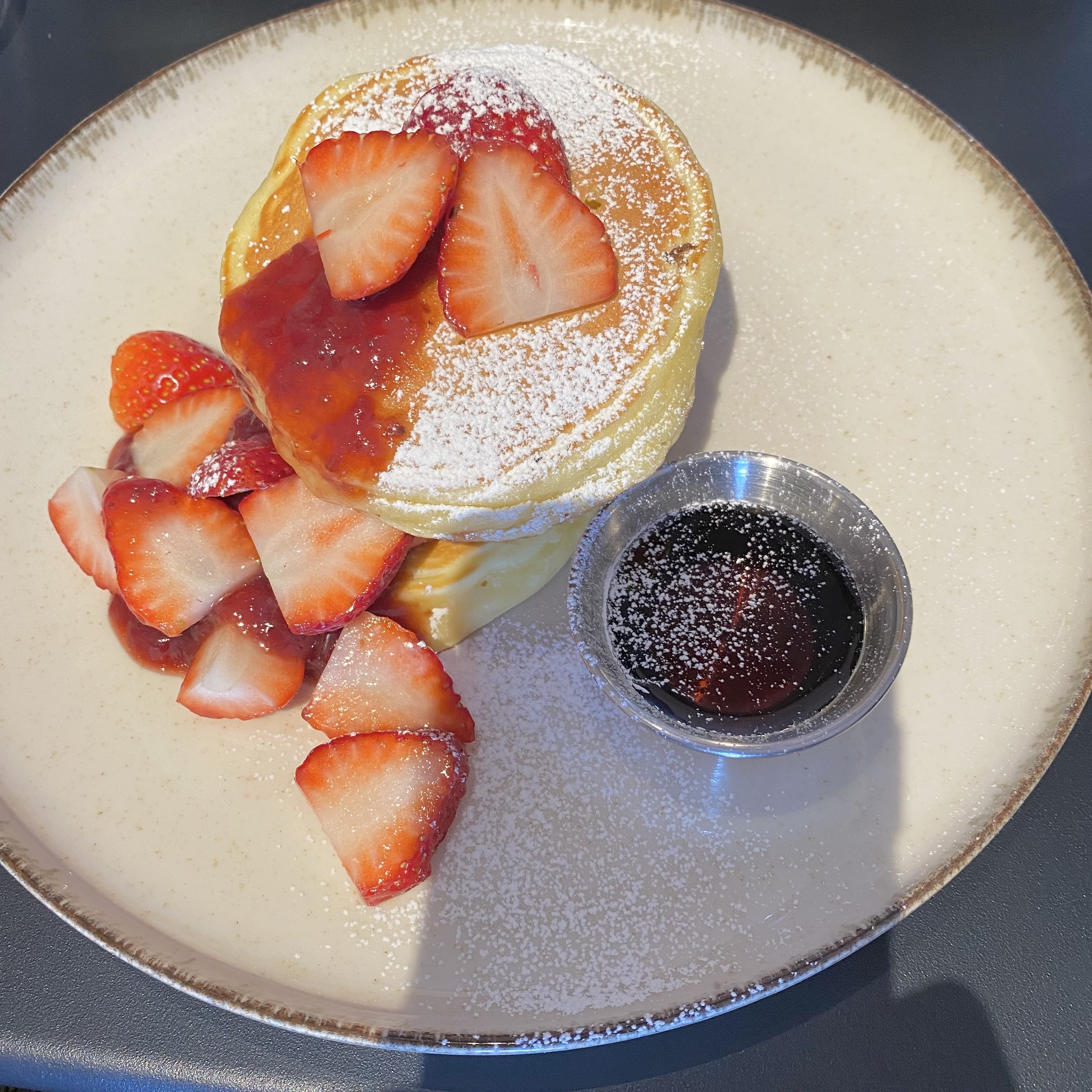 苺とチーズクリームパンケーキ、デザート、恵比寿カフェ