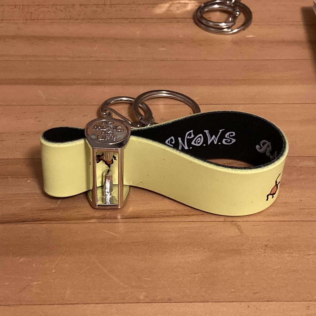 タワーレコード　ラバーバンドキーホルダー