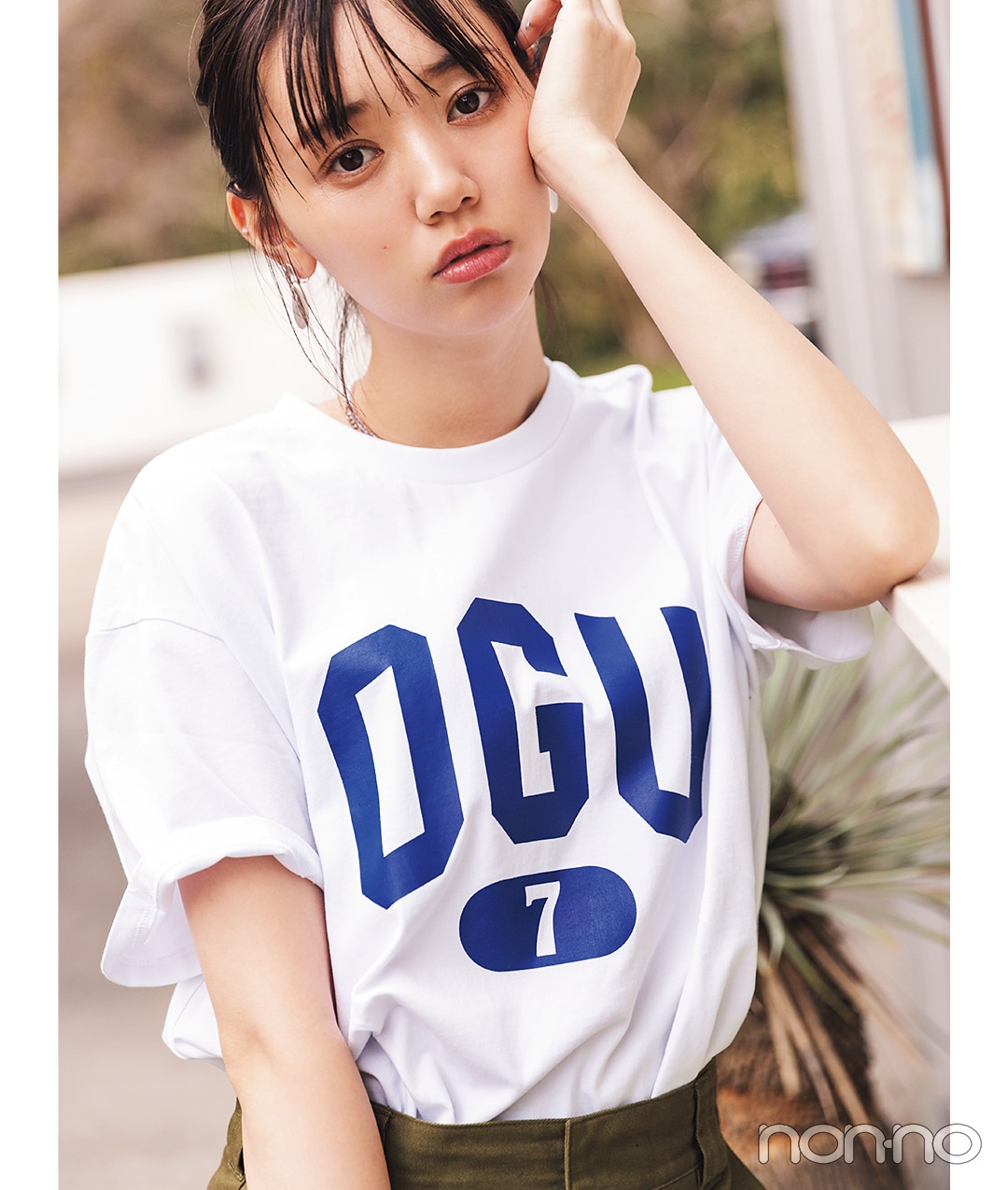 江野沢愛美が着るSTANDSEVENのショップTシャツコーデ34