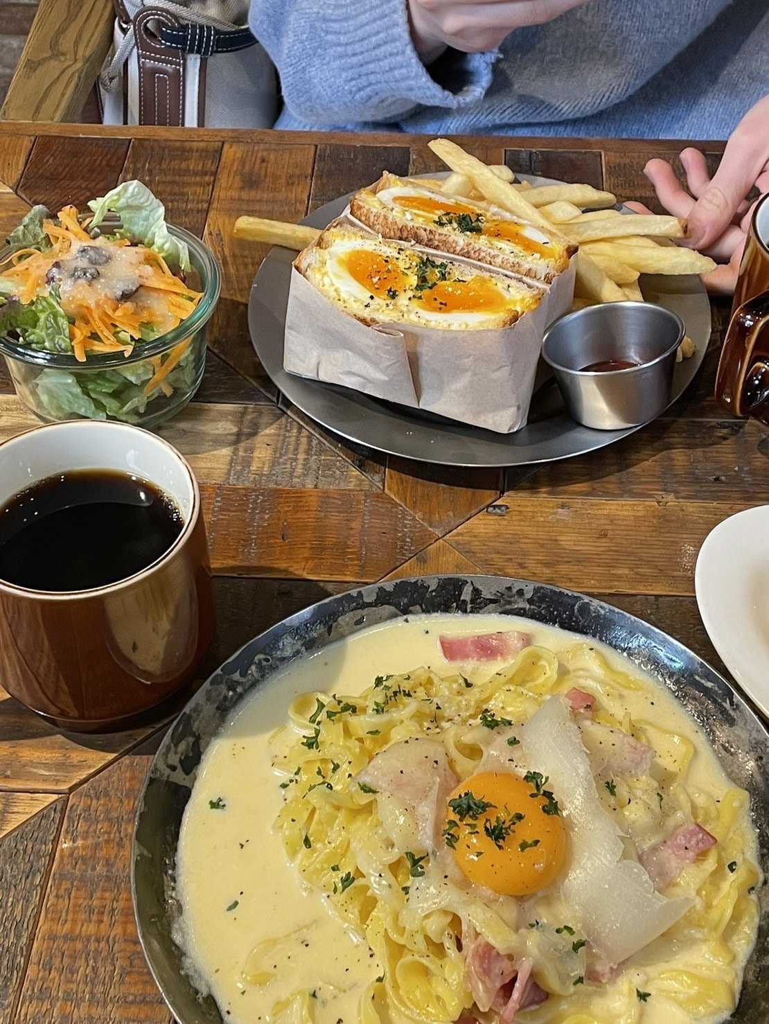 カルボナーラとサンドウィッチ