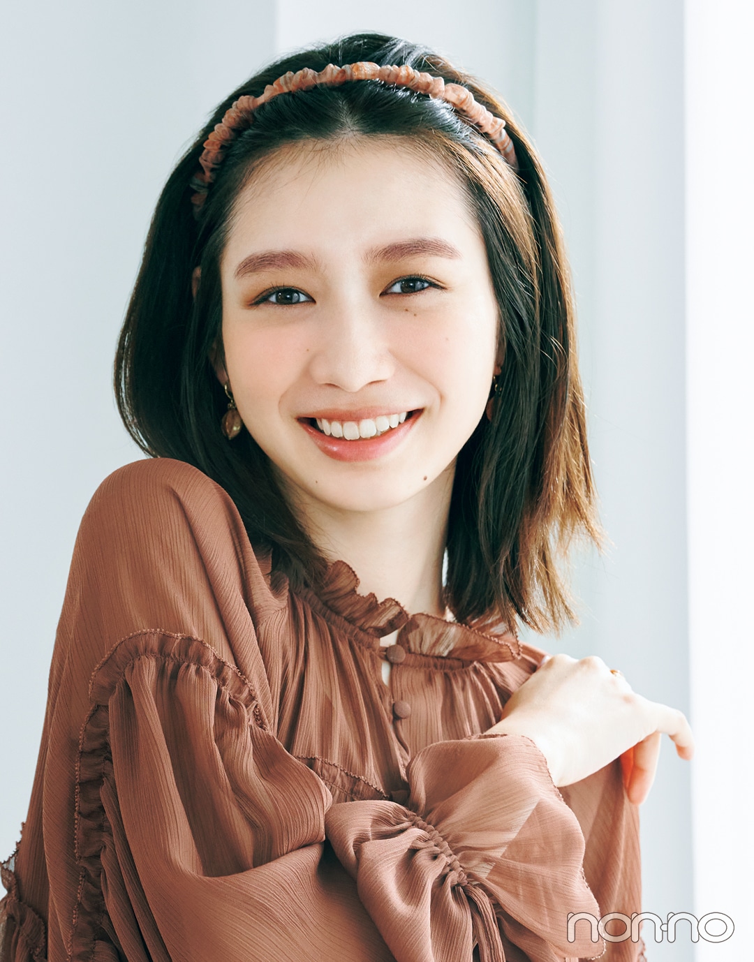 岡本夏美のニュアンス盛れる眉のつくりかたモデルカット3-1