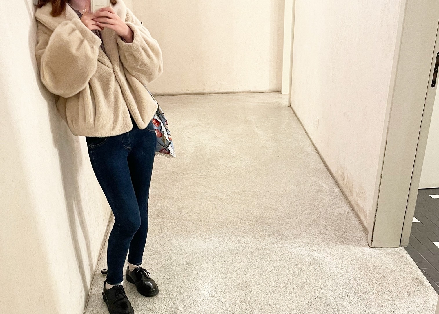 ファーブルゾンとスキニーのコーディネート