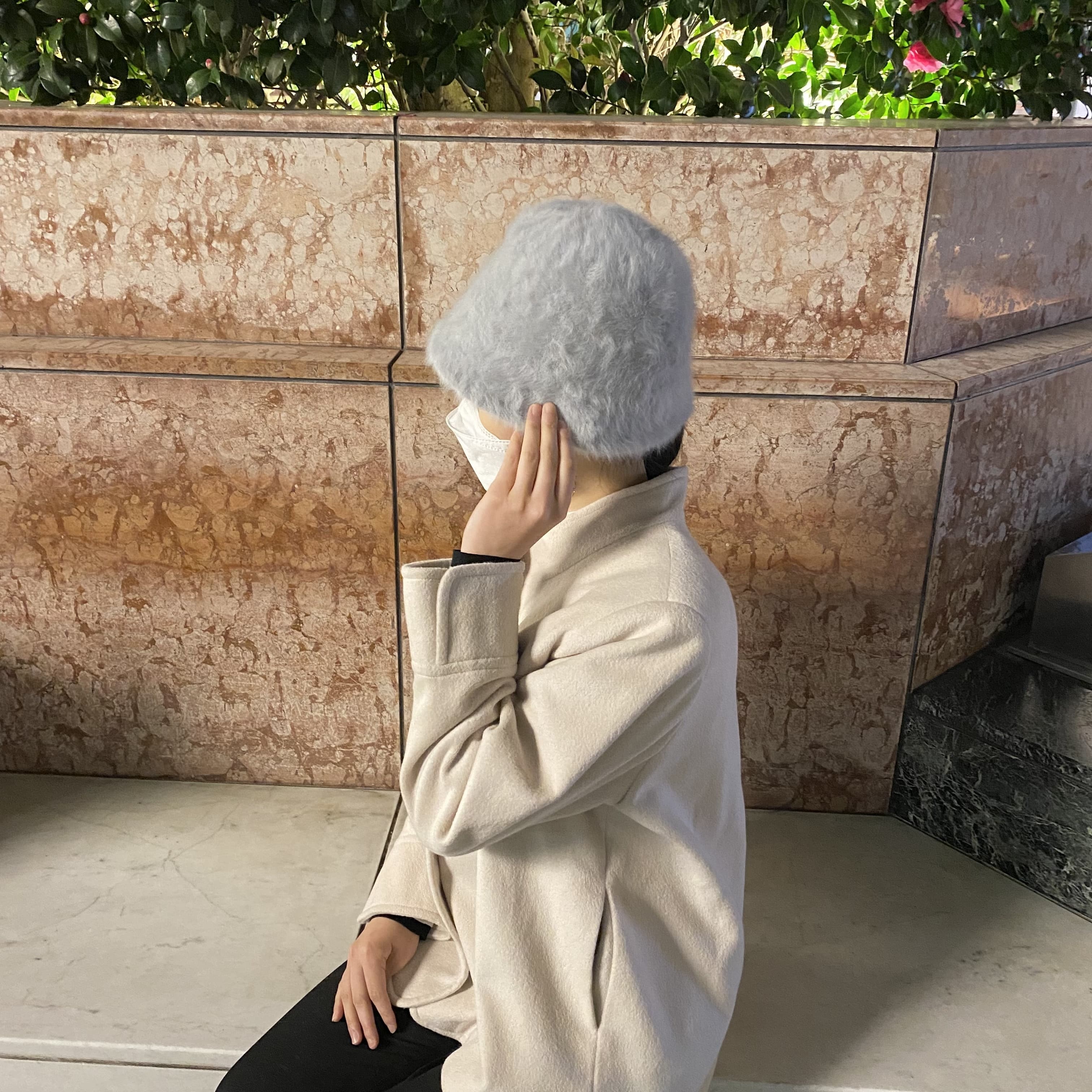 横顔、バケハを使った冬コーデ、優しげフェミニン