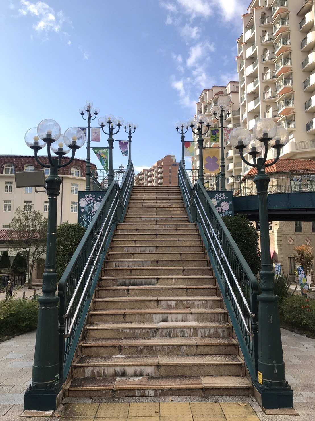 花のみち、歩道橋