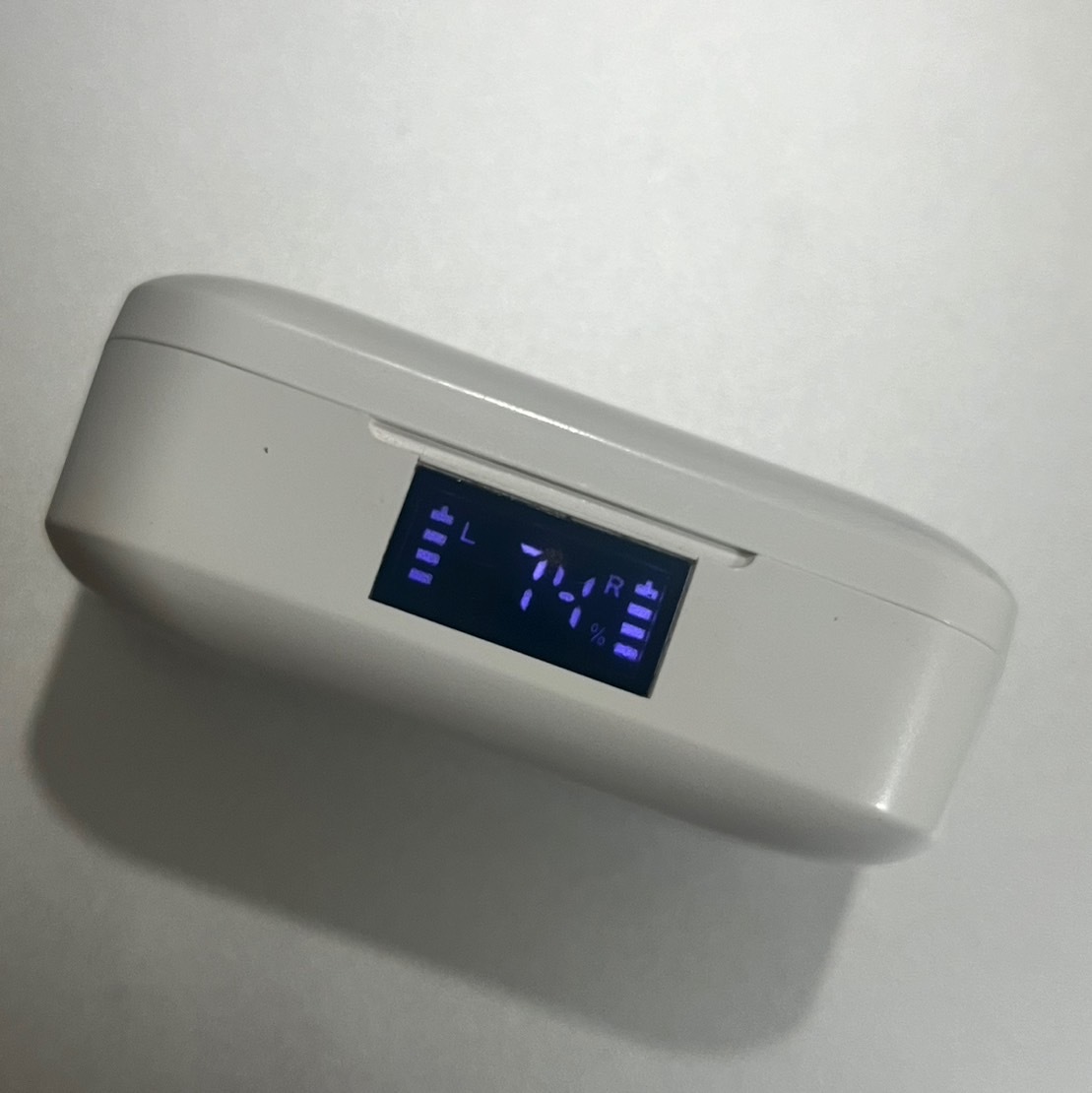 イヤホンとボックス両方のバッテリー残量が分かります！