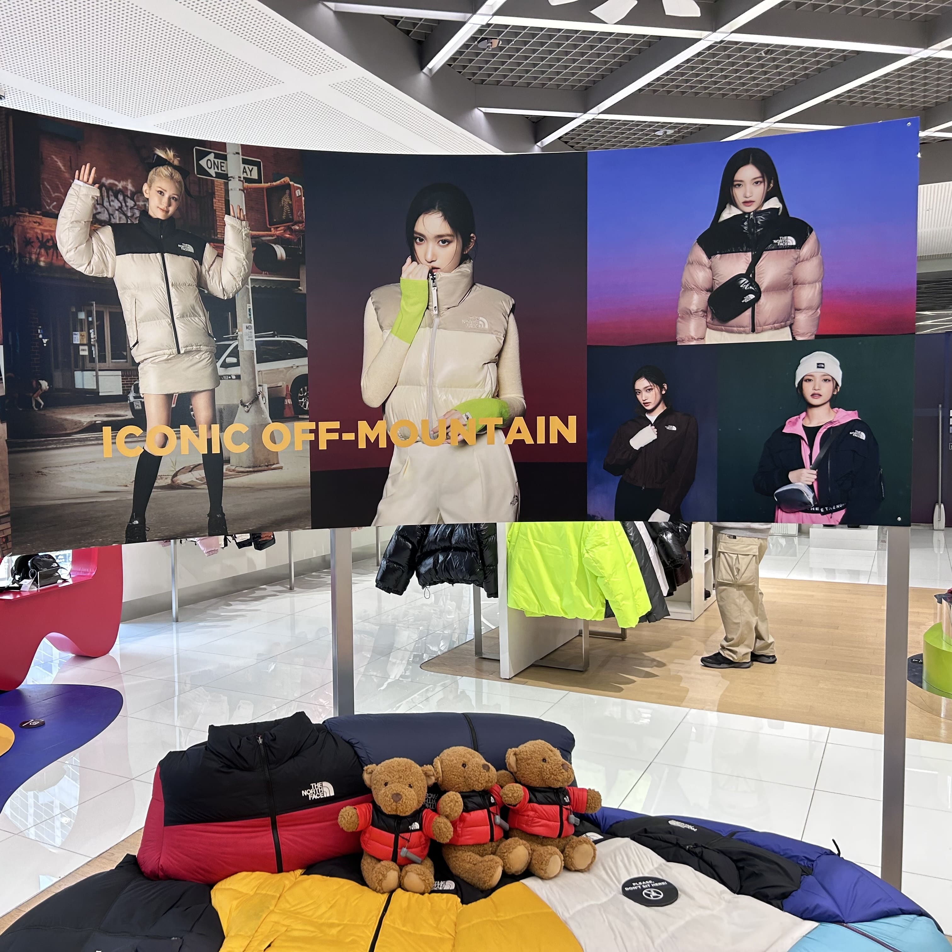 THE NORTH FACE、明洞、店内