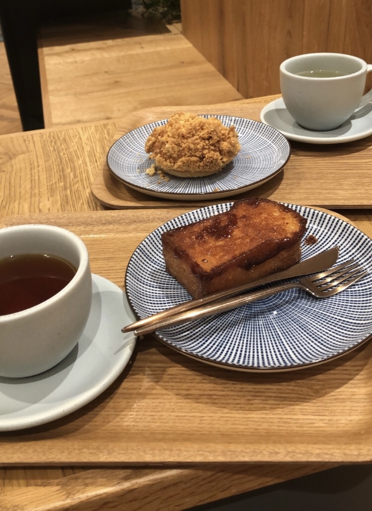 パン屋　パン　ハニートースト　アップルクランブル
