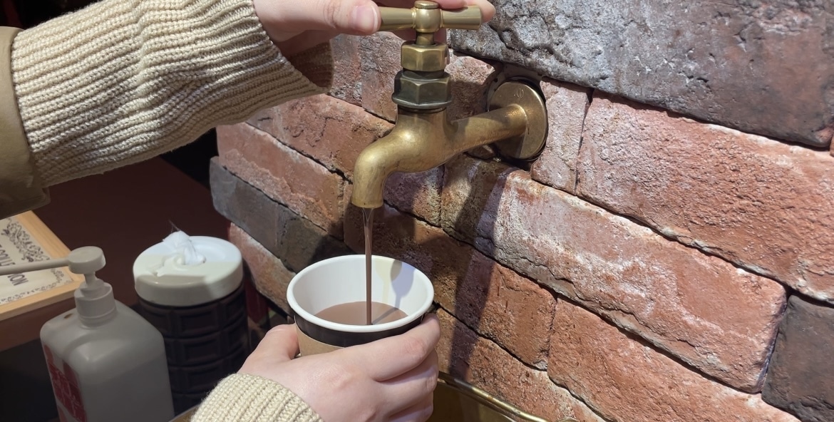 ハウステンボス アトラクションタウン ショコラ伯爵の館 チョコレートドリンクが出てくる蛇口