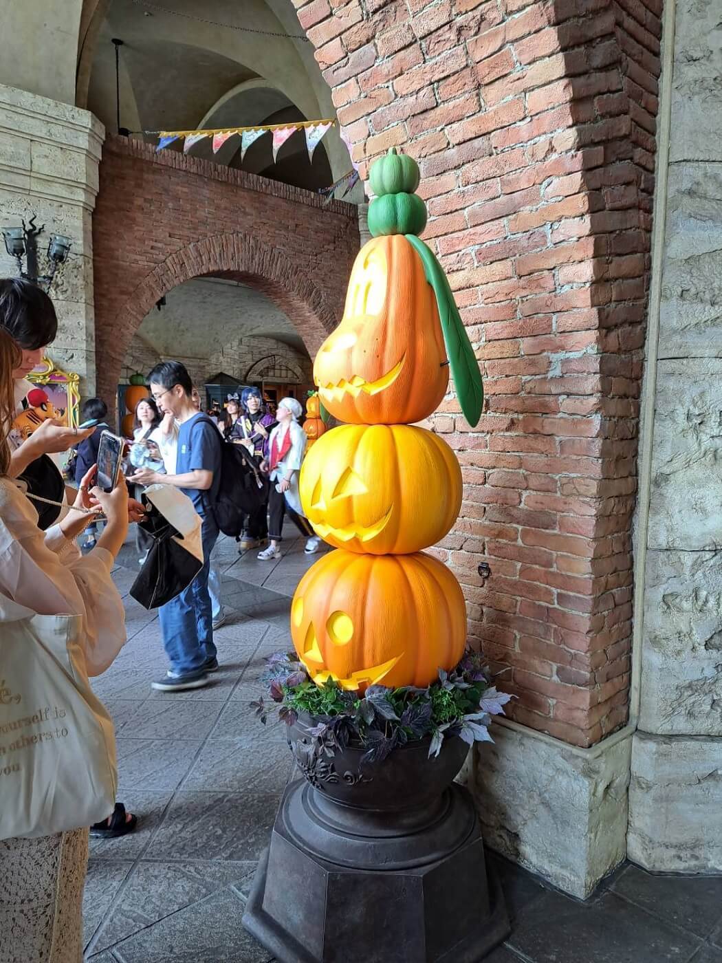 東京ディズニーシー　ハロウィーン　装飾