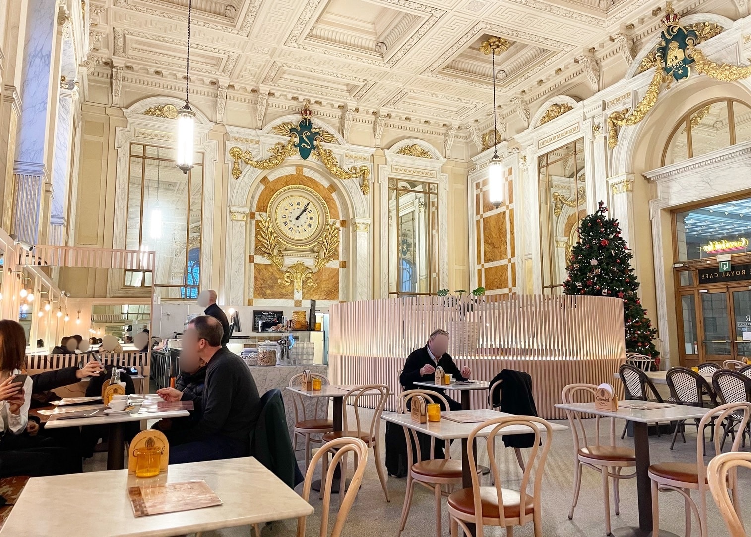 LE ROYAL CAFE 内装