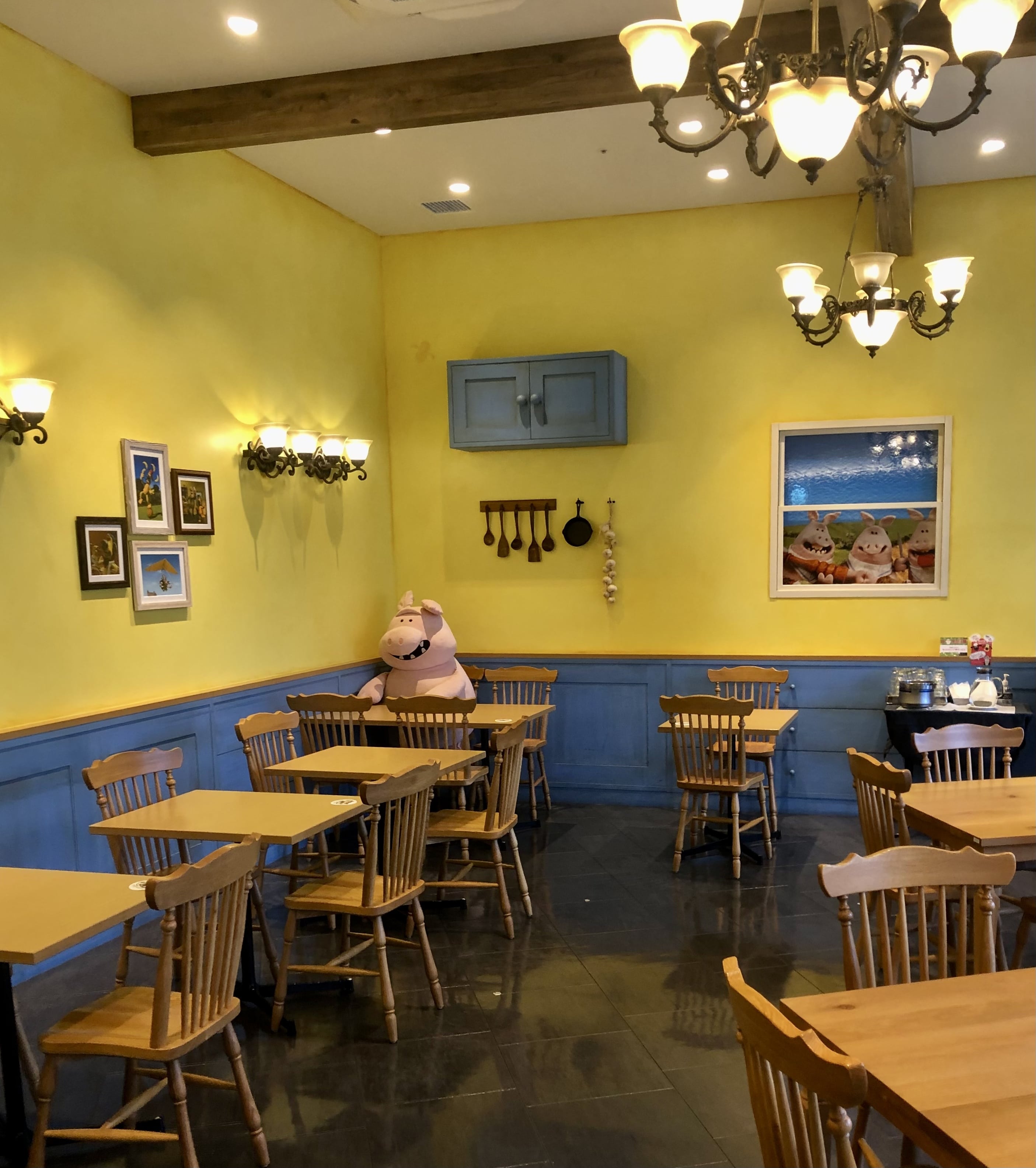 ひつじのショーン　カフェ　店内　