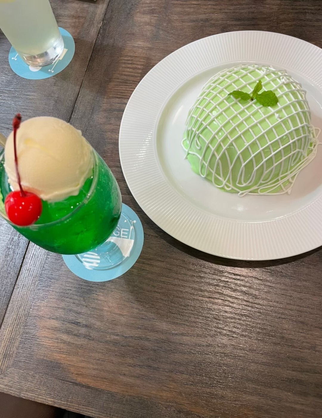 喫茶ブリッヂ　クリームソーダ　メロンパンケーキ