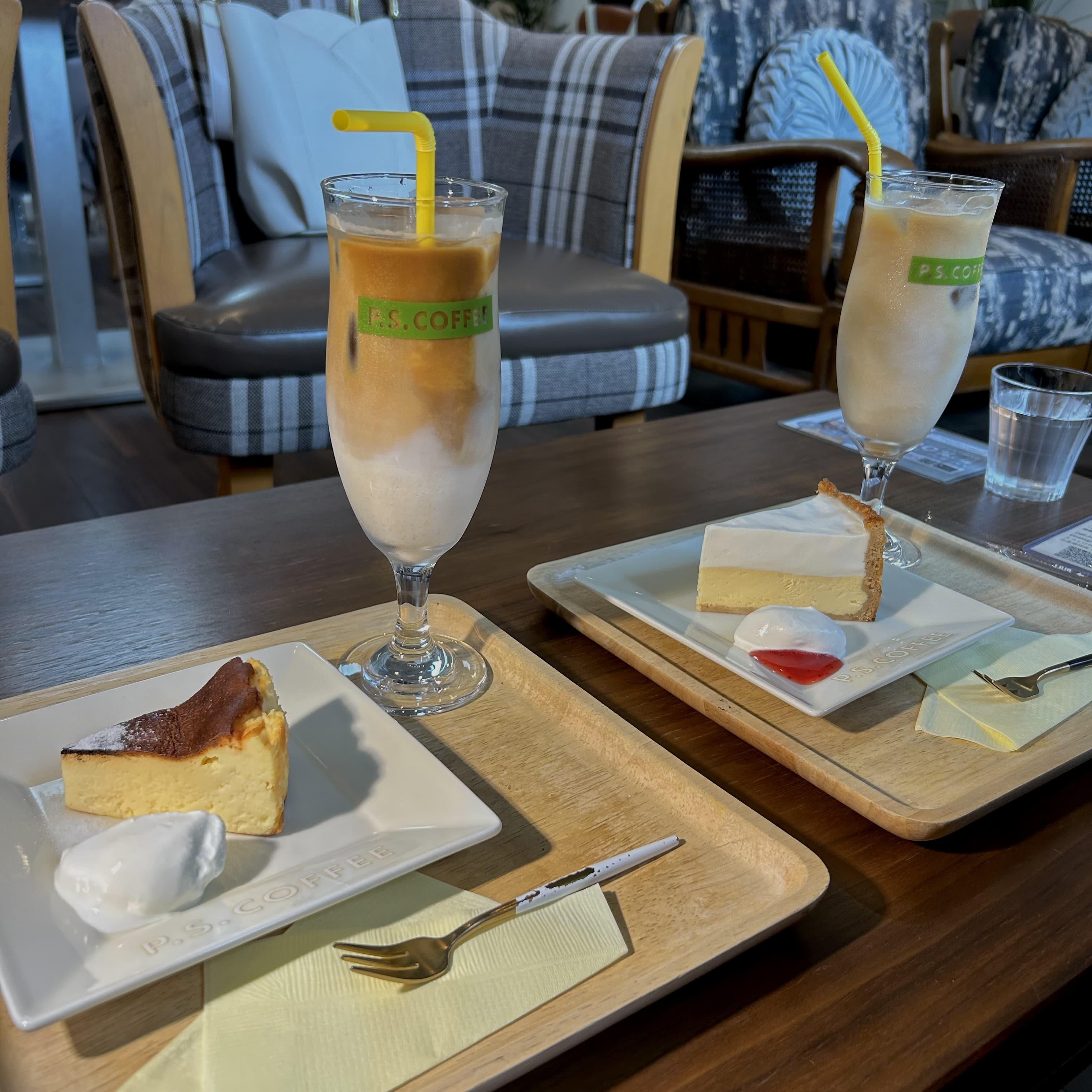 チーズケーキとカフェオレ