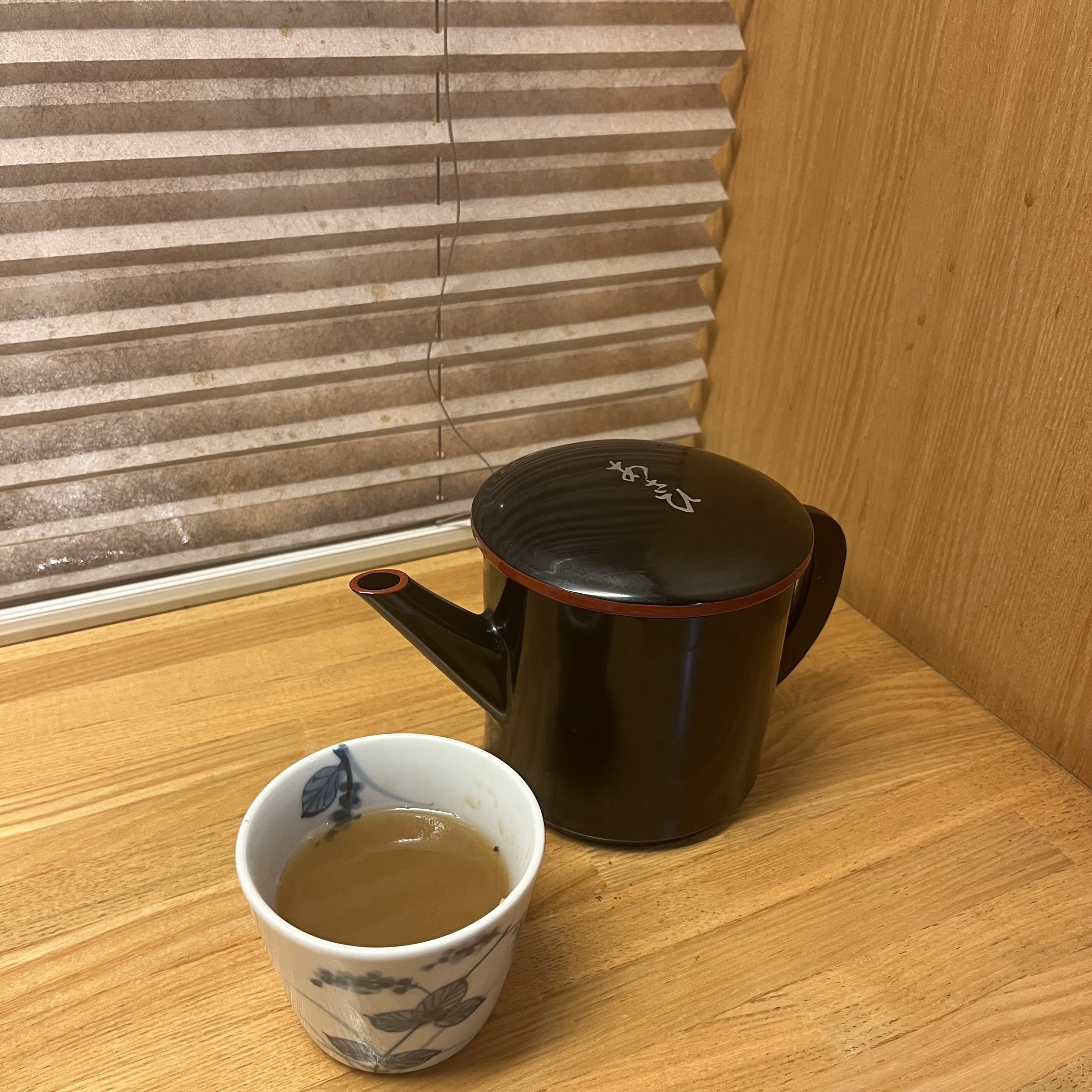 蕎麦屋の飲み方　シメのそば湯と蕎麦猪口