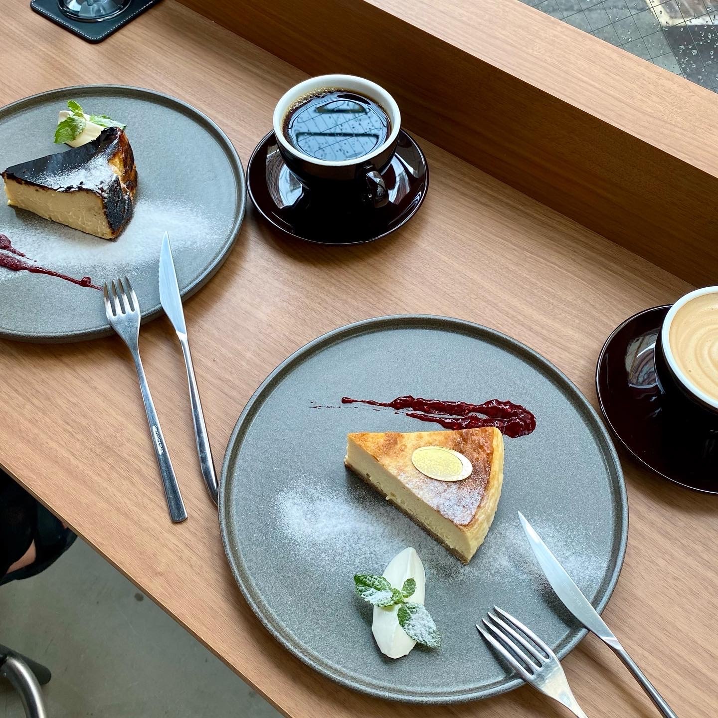 CREA Mfg.CAFE【クレアカフェ】バスク風チーズケーキ　NYチーズケーキ