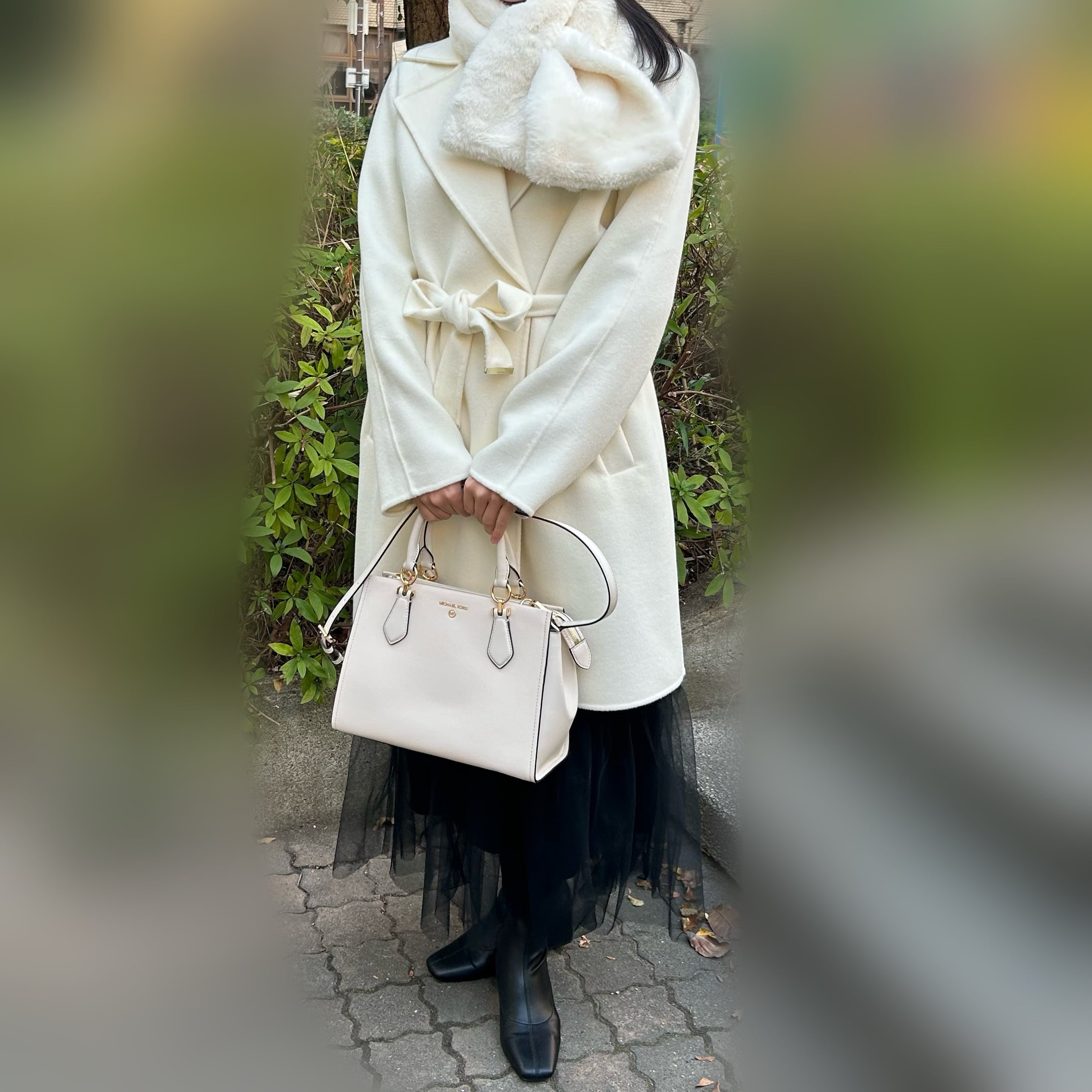 マイケルコース、コート、無機質コーデ