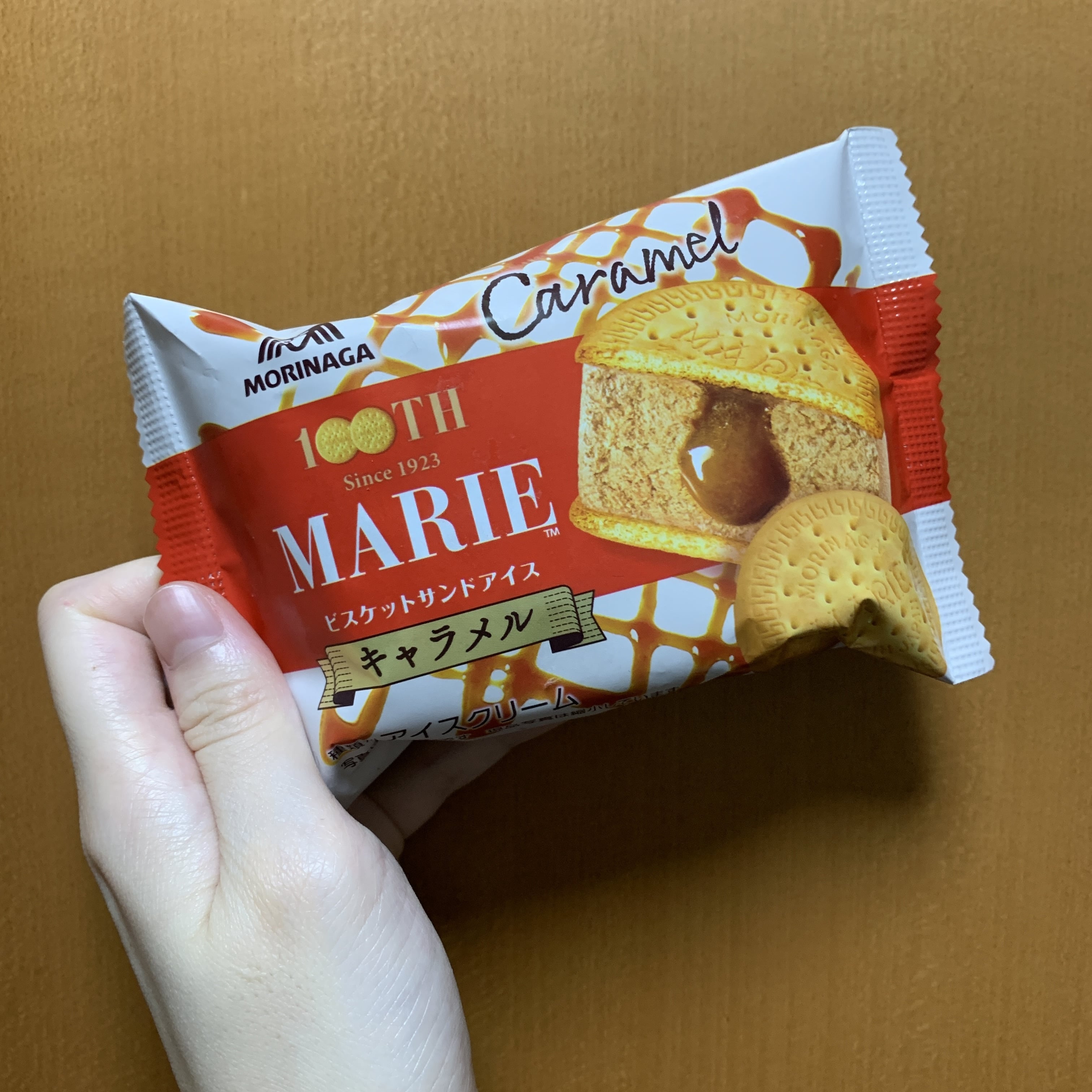 ビスケットサンドアイス