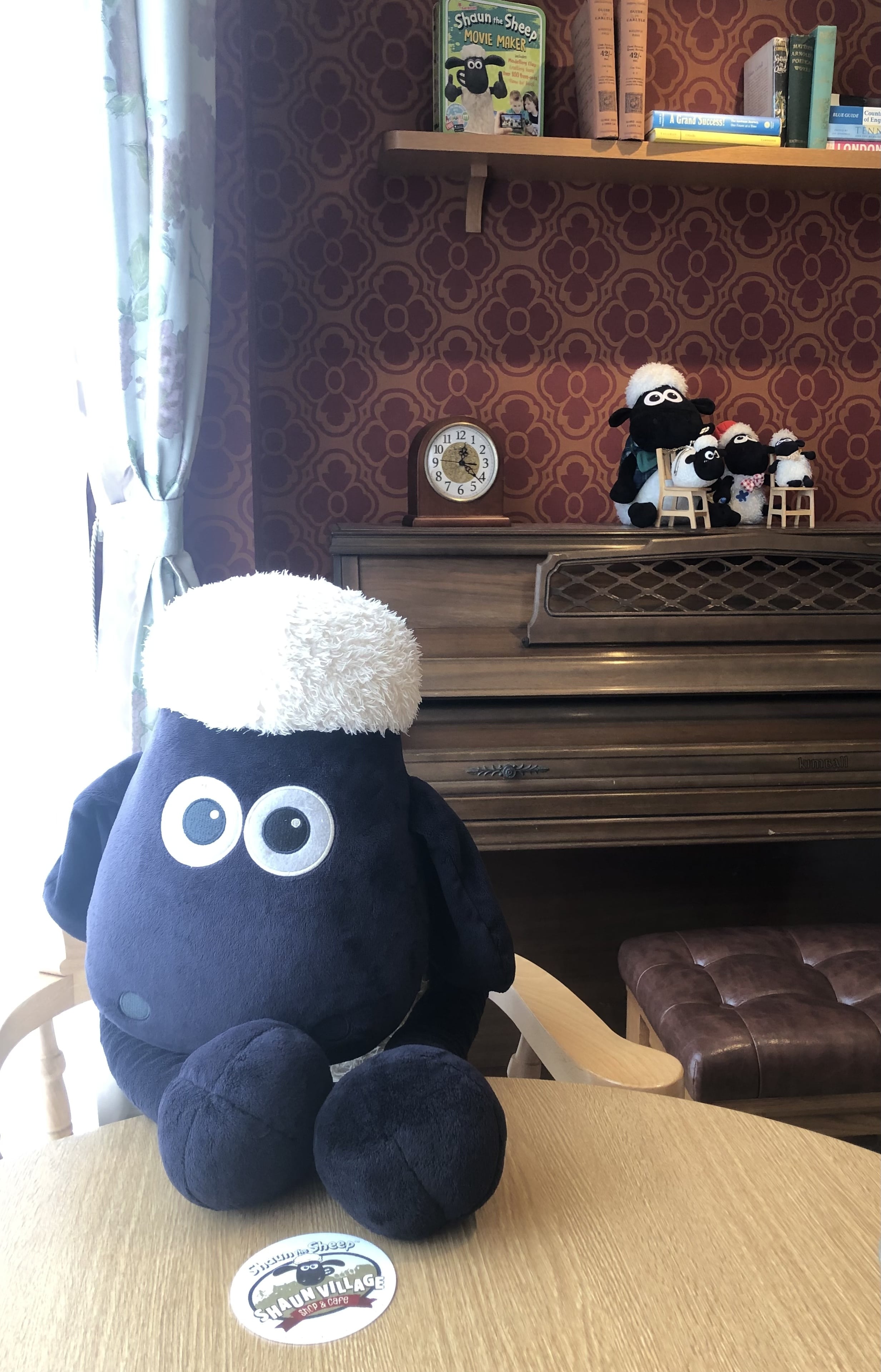 ひつじのショーン　カフェ　店内　