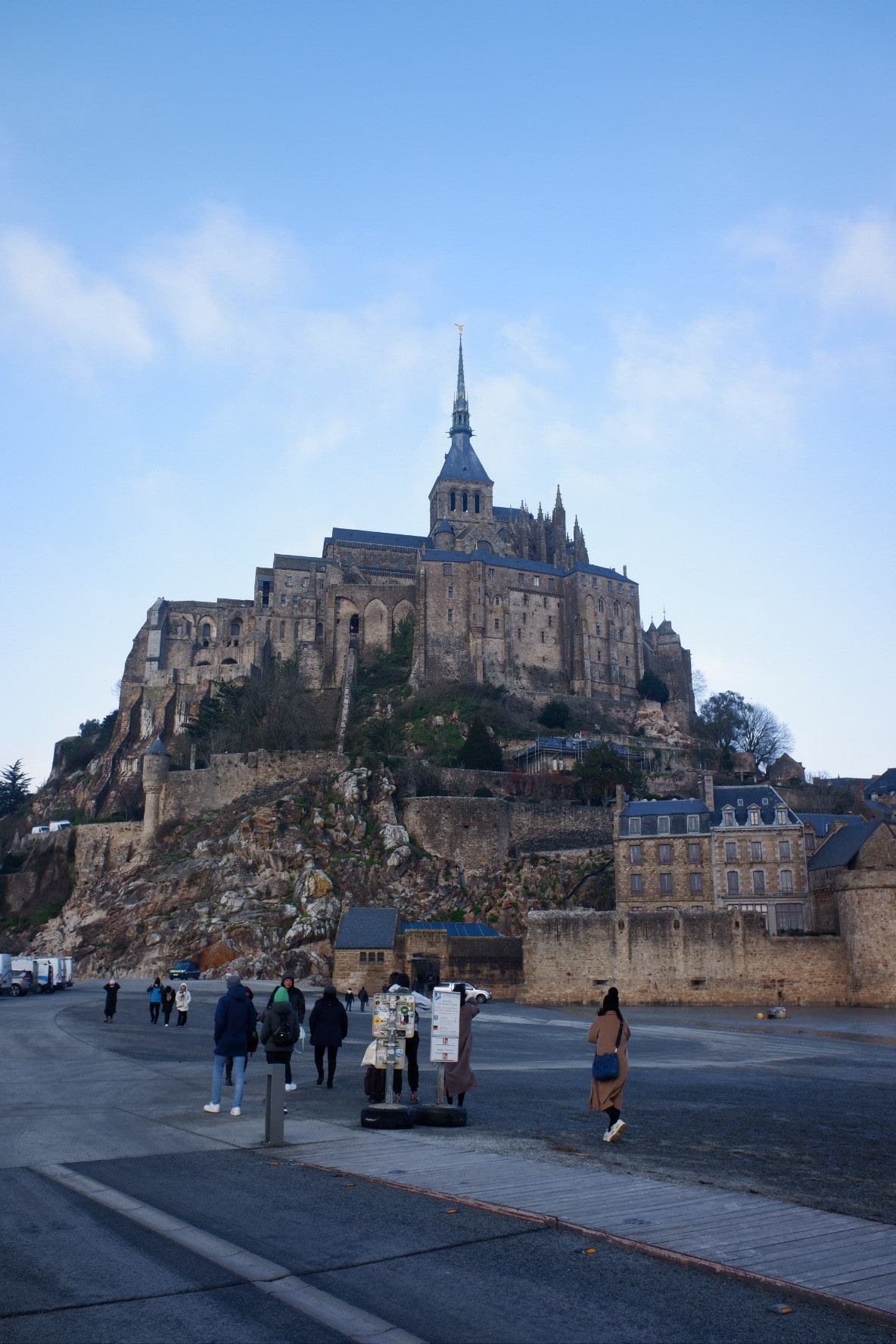 パリ　モンサンミッシェル
