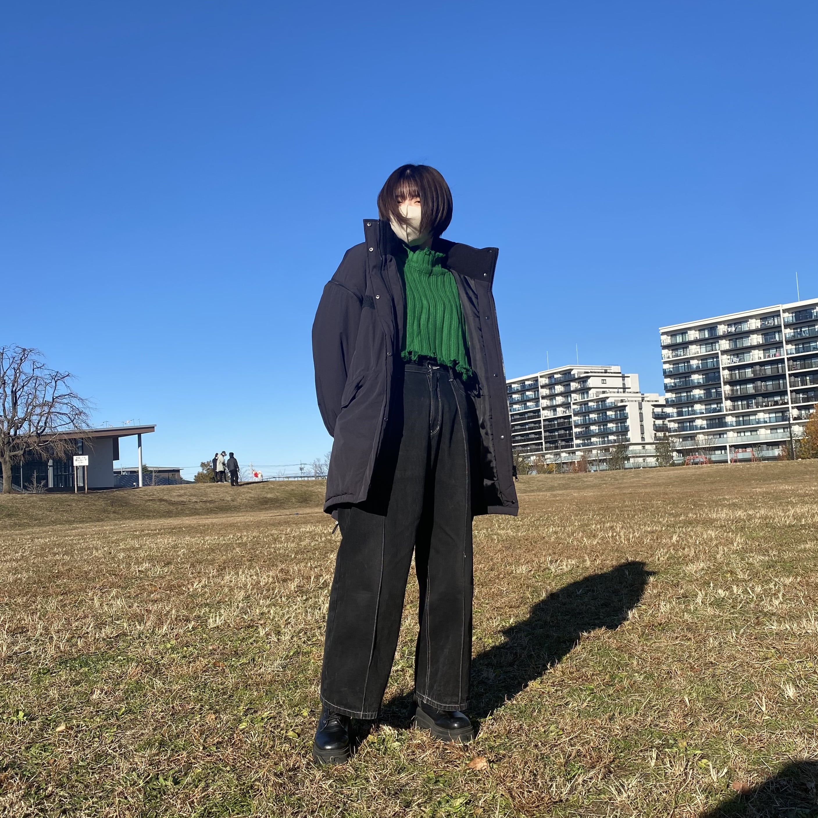 グリーンニットコーデ