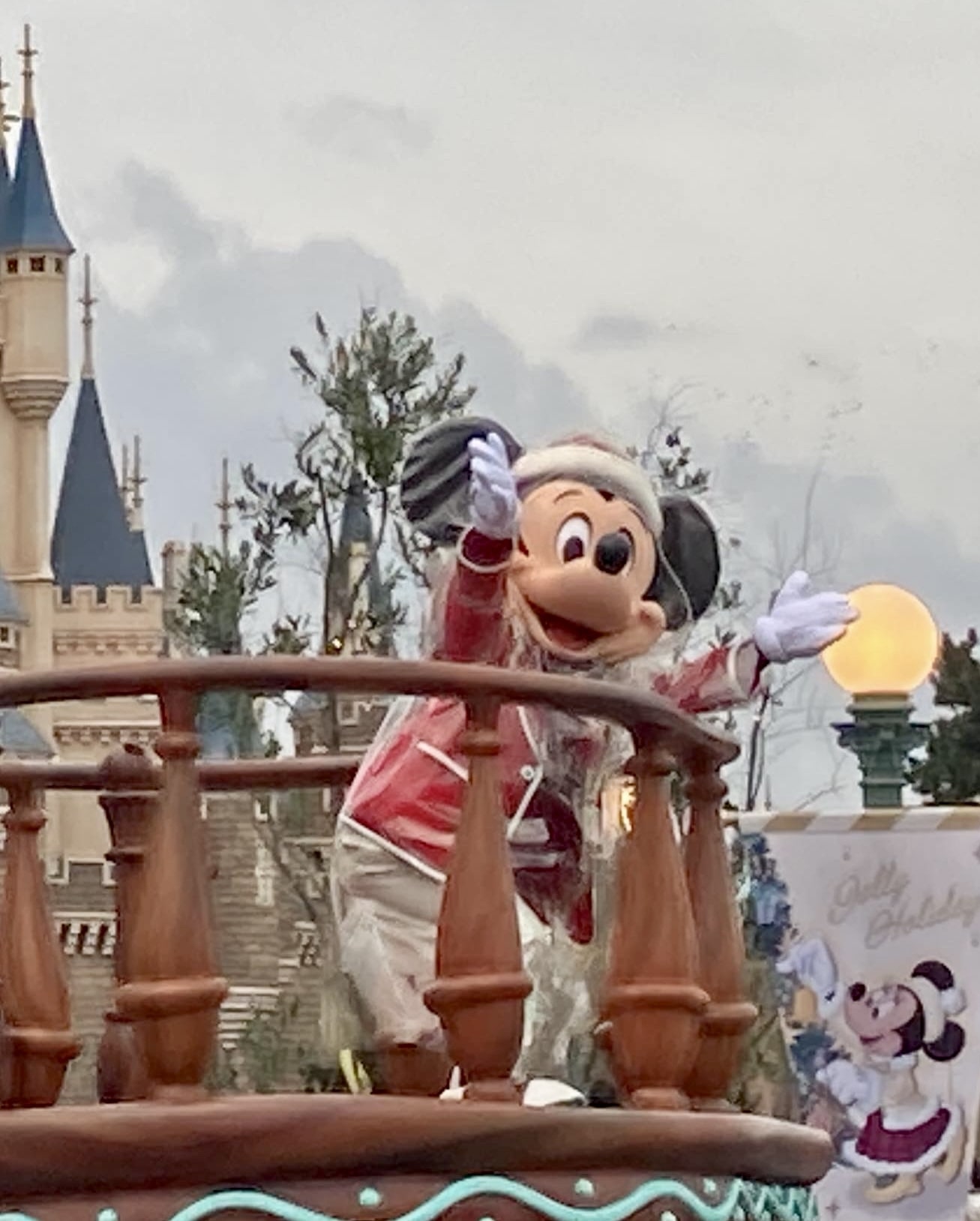 ディズニー　クリスマス　パレード　期間限定