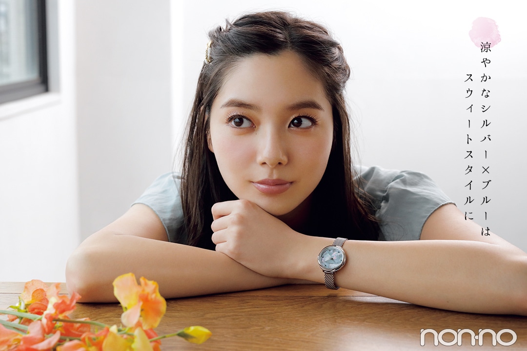 涼やかなシルバー×ブルーはスウィートスタイルに