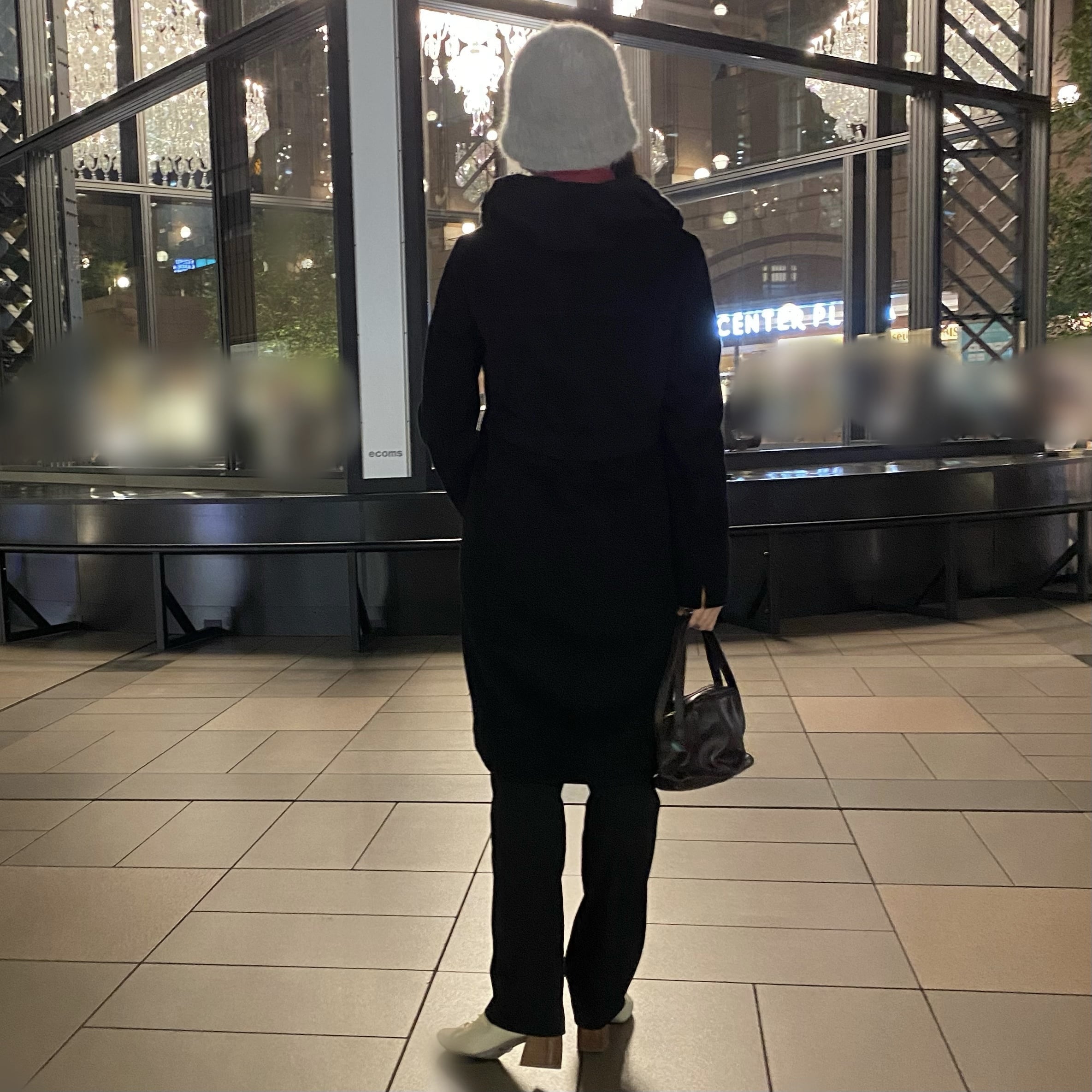 後ろ姿、バケハを使った冬コーデ、スナイデル