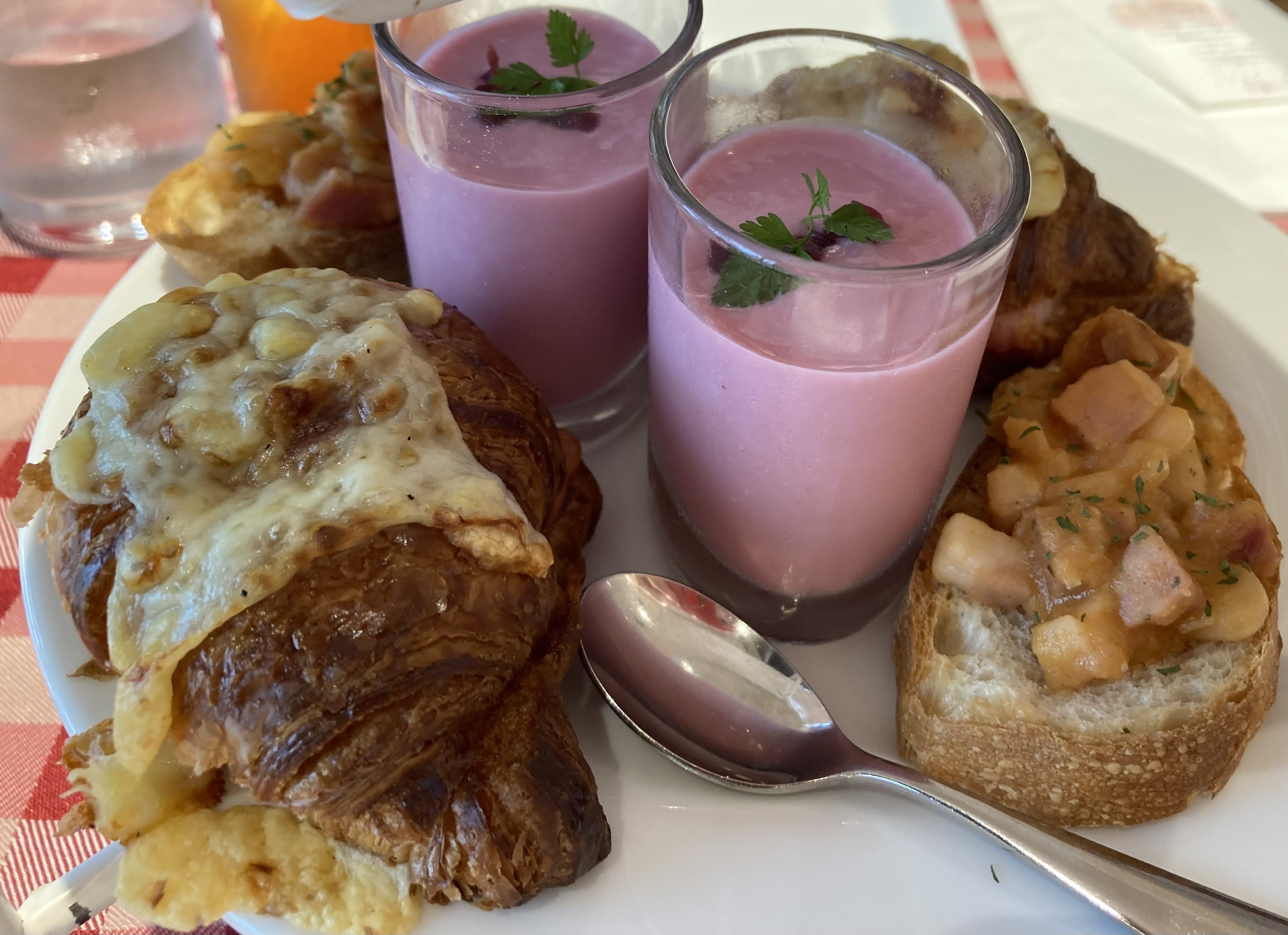 ルボンヴィーブル　桃のアフタヌーンティー