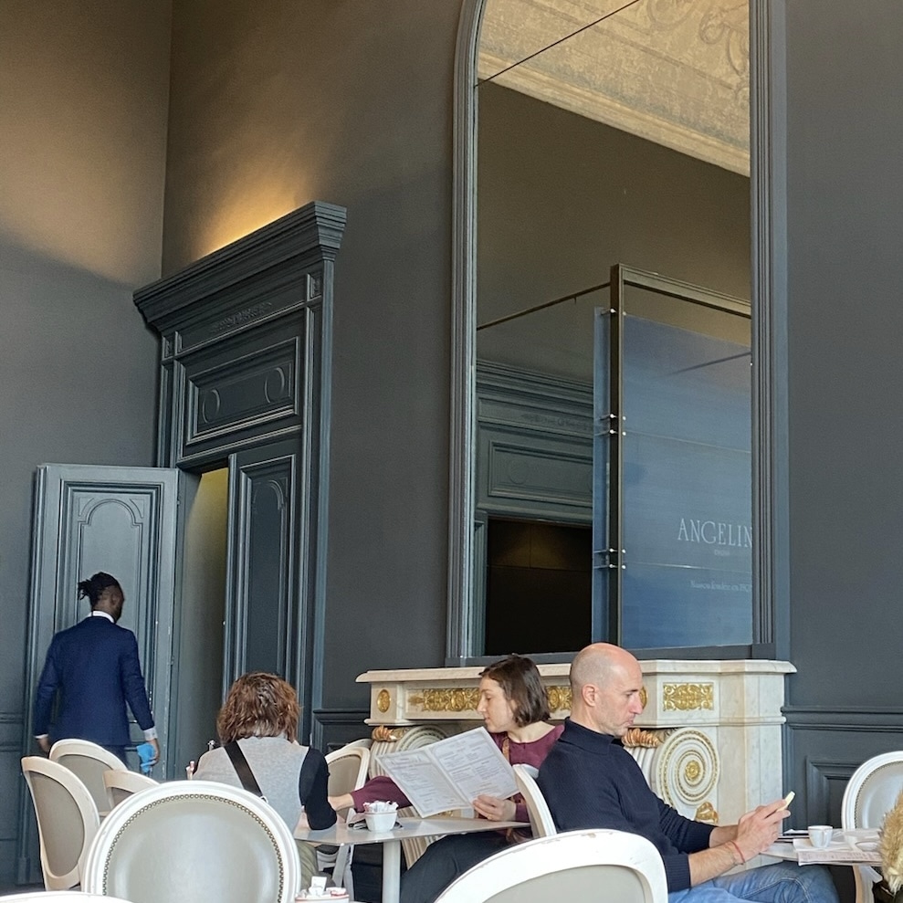 フランス　パリ　アンジェリーナ　店内