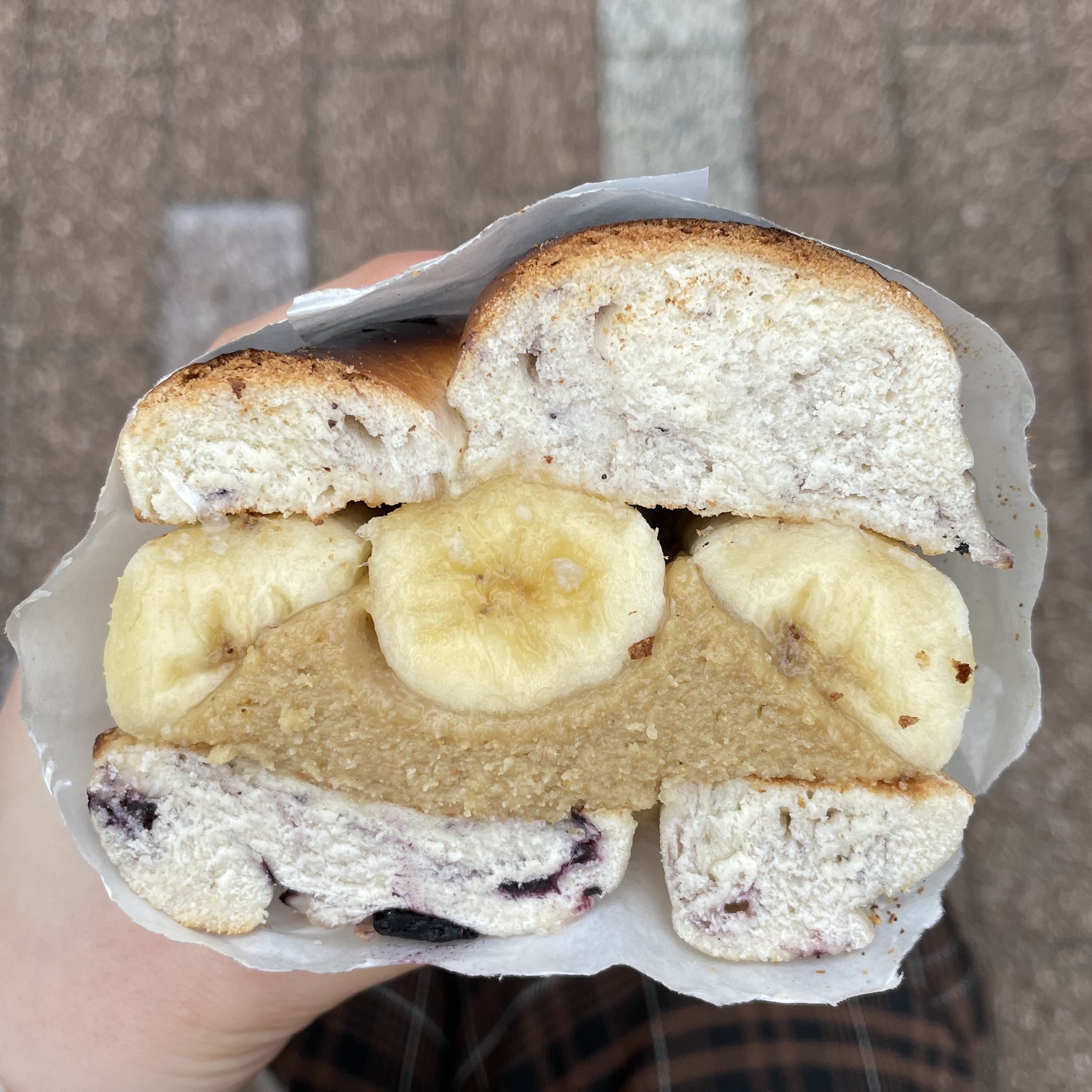 ブルーベリーベーグル＋はちみつセサミ＋バナナのサンド