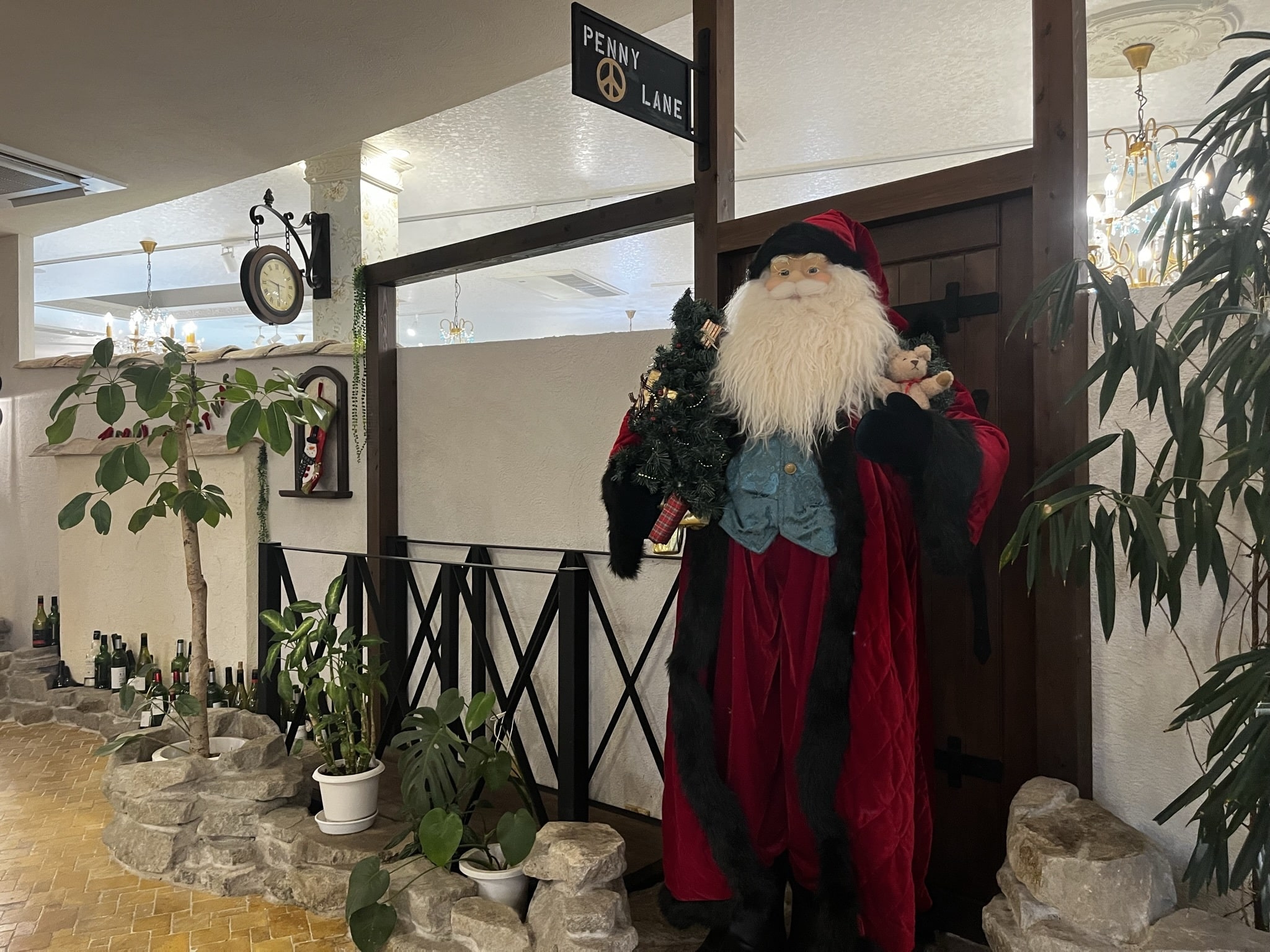 ペニーレイン　店内　サンタクロース