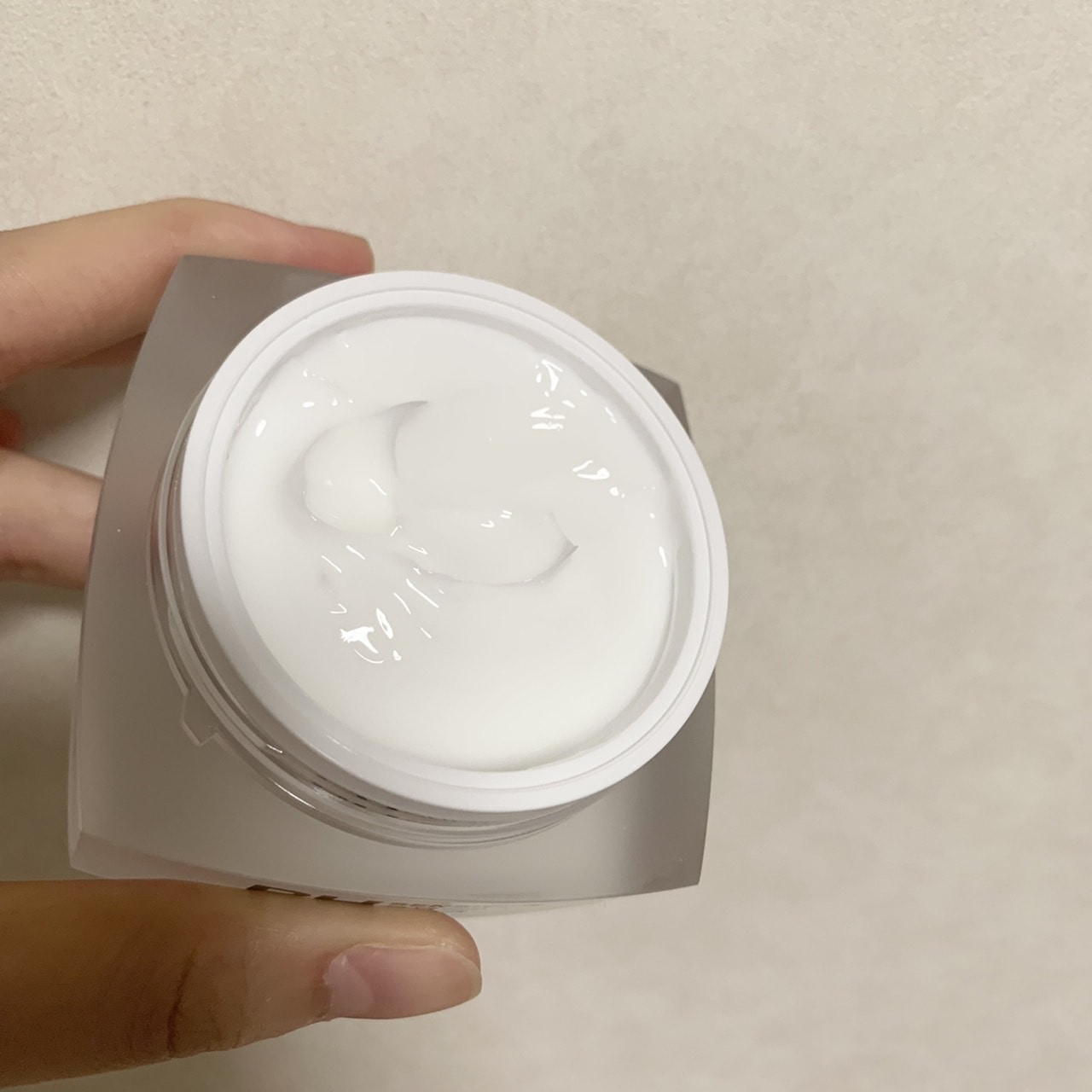 フェイスクリームの中身