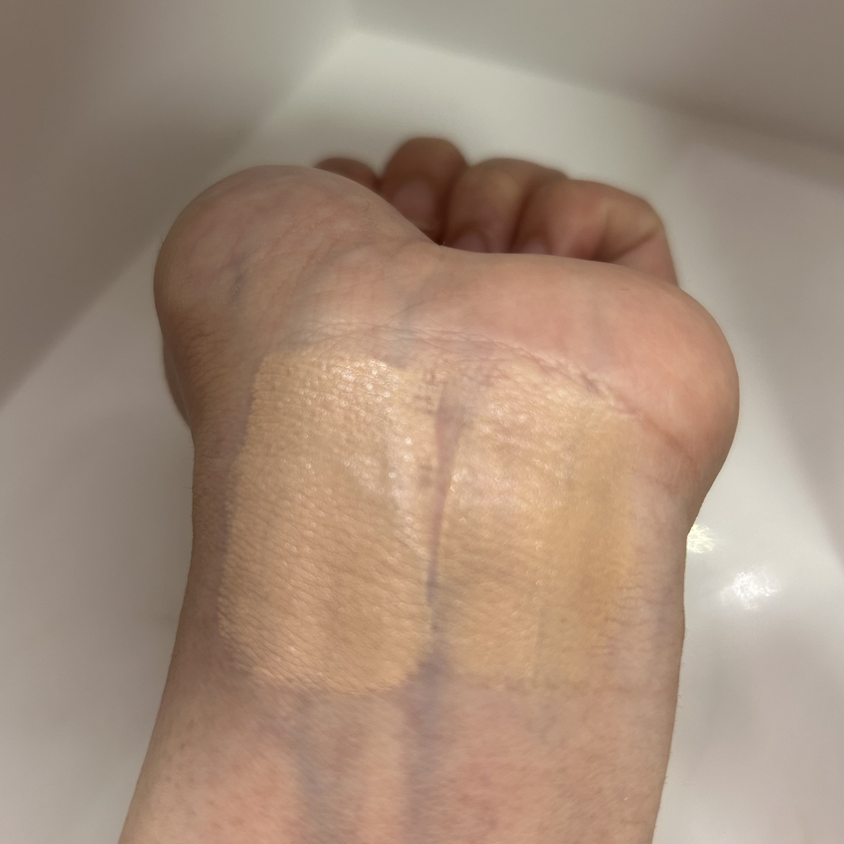 左: bidol 右: 資生堂