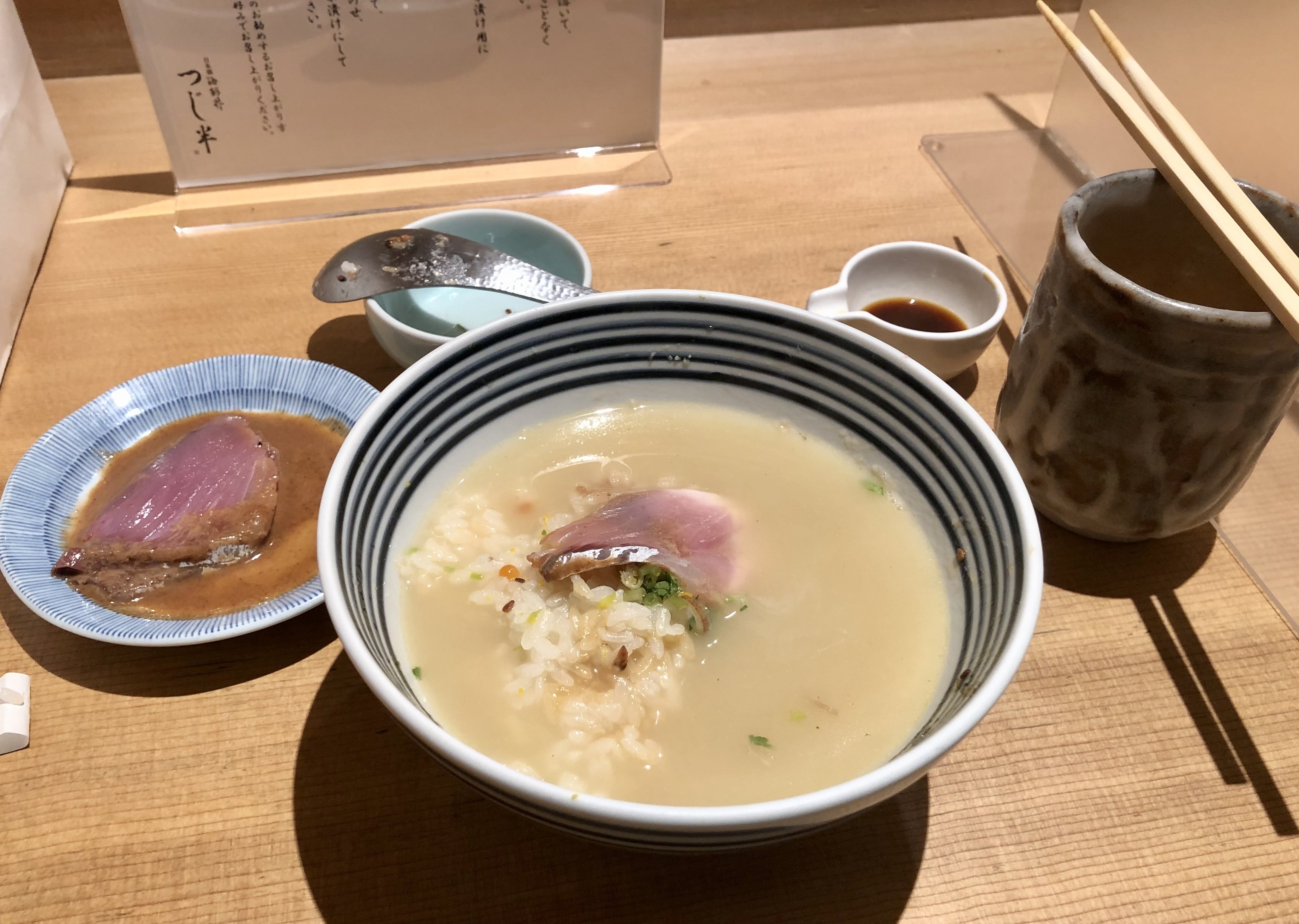 海鮮丼　鯛だし　茶漬け