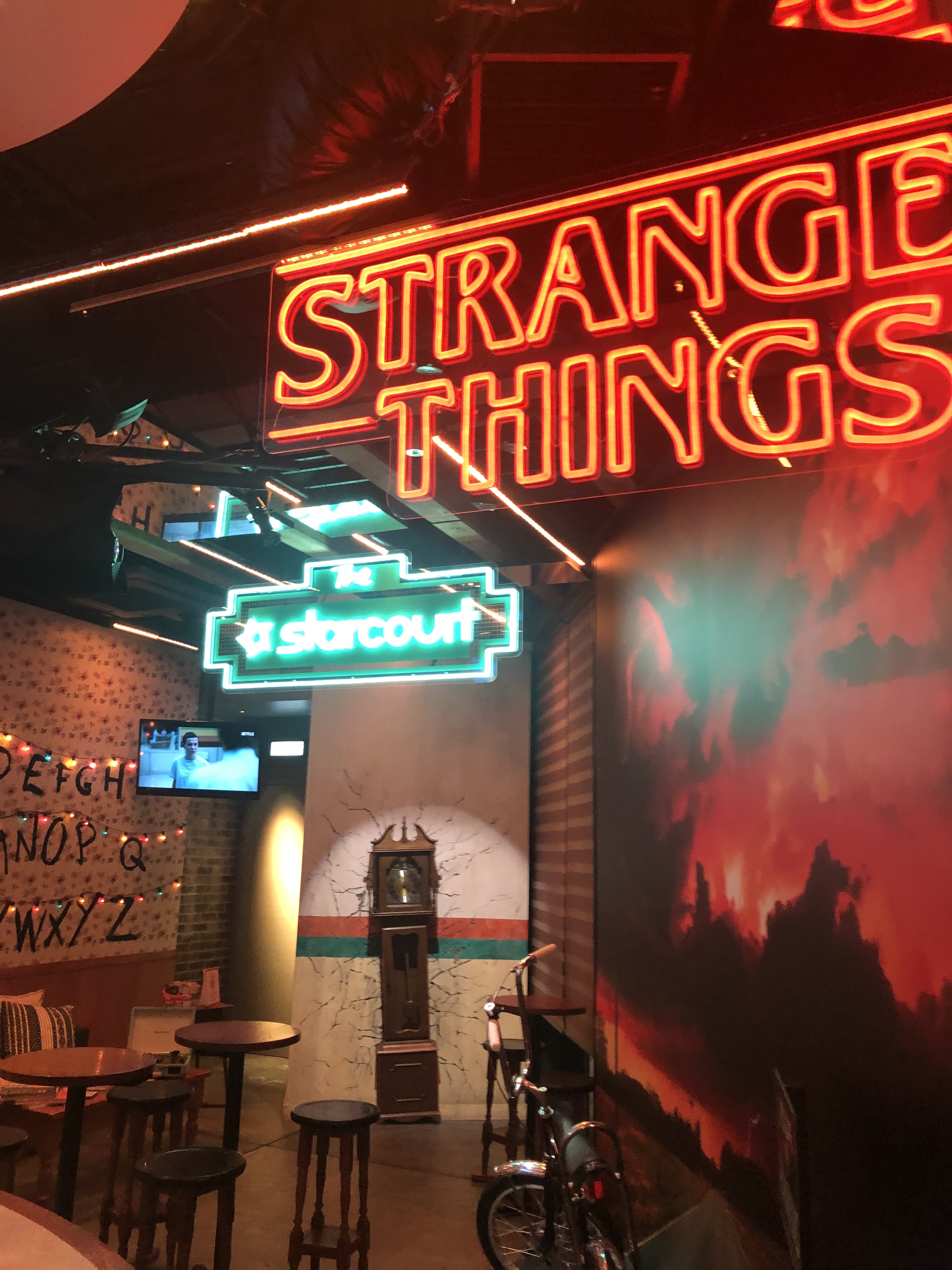 ストレンジャー・シングス　stranger things　店内　フォトスポット