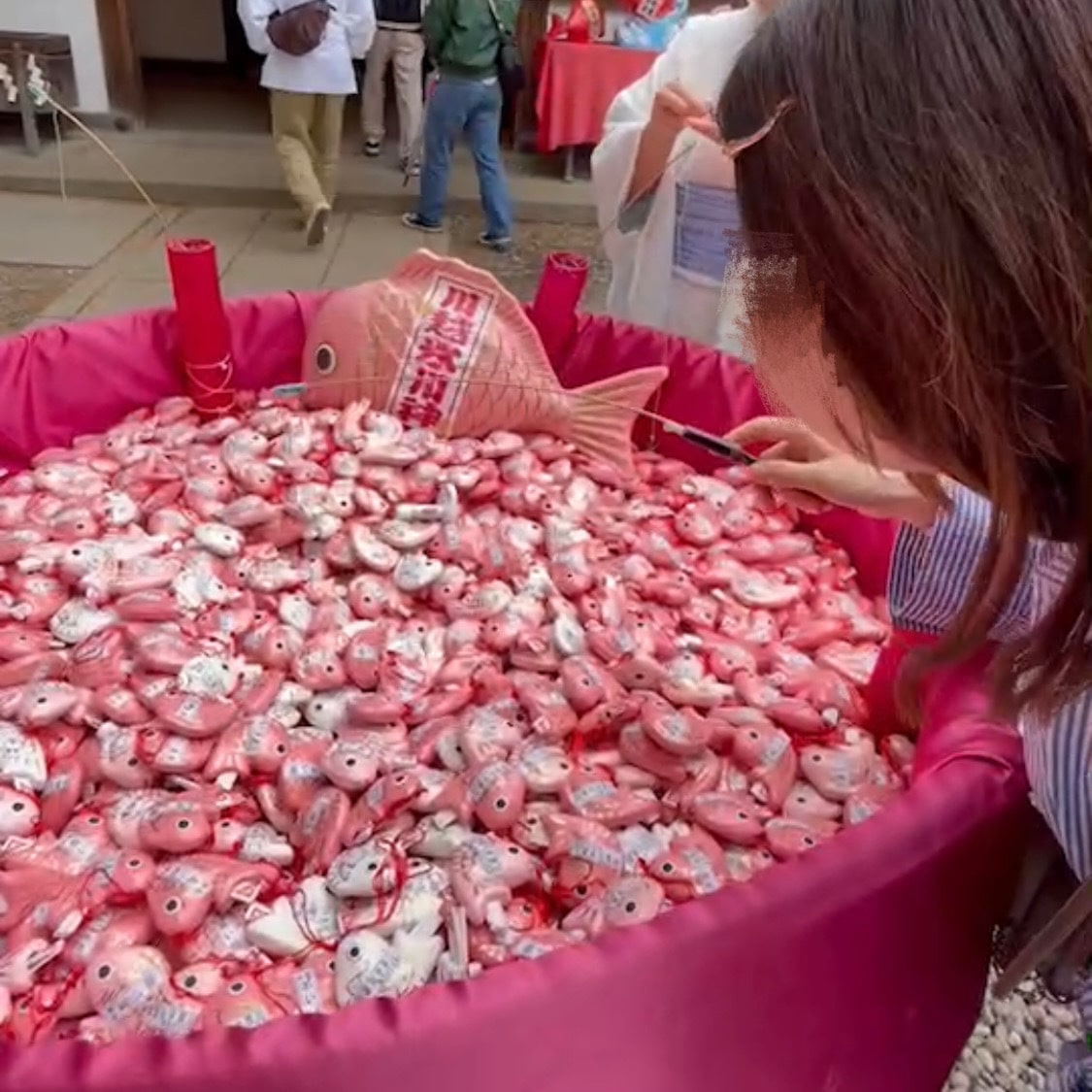 川越氷川神社　鯛みくじ