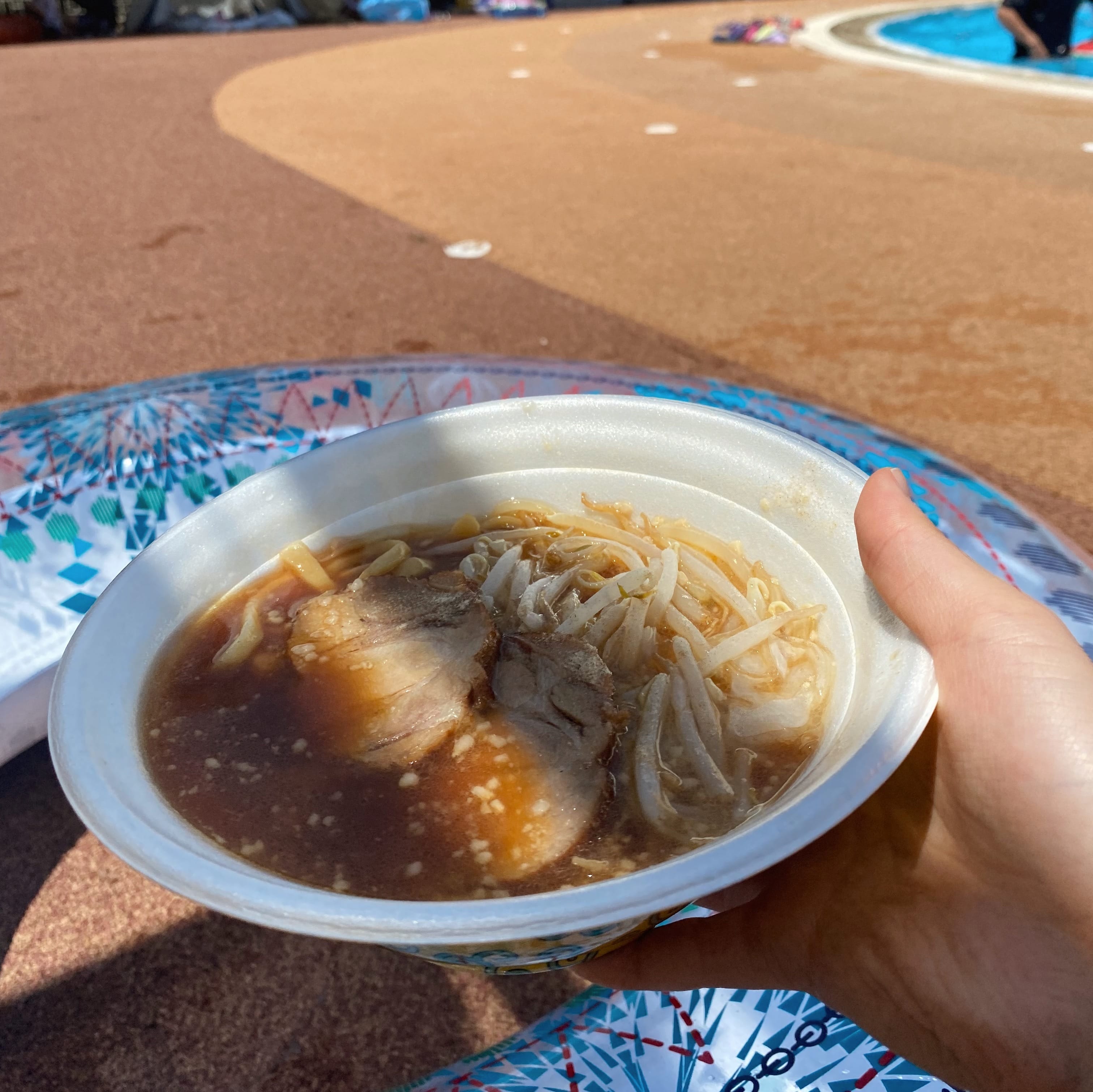 豚ラーメン　よみうりらんど　プール