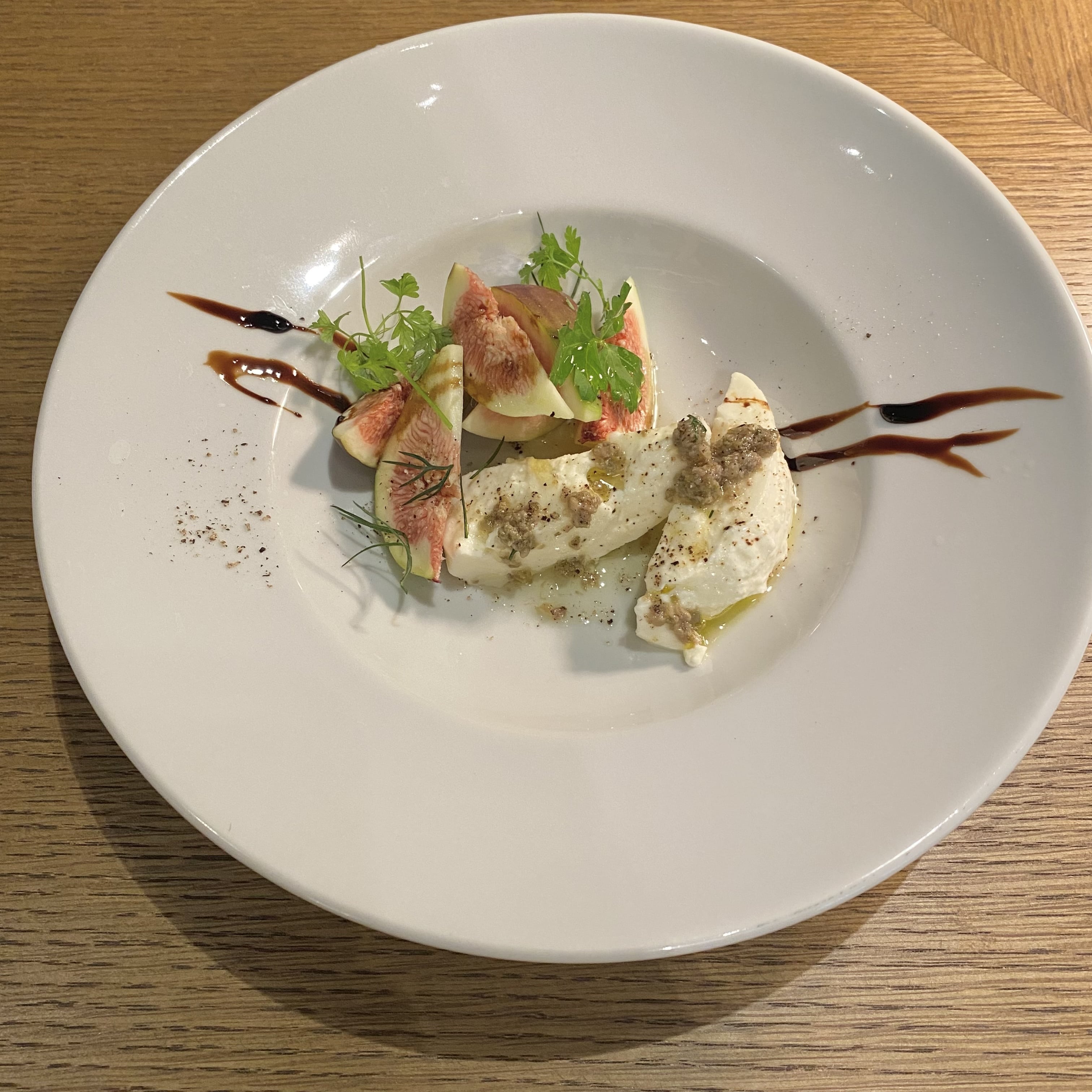 カプレーゼ、イチジク、恵比寿ディナー