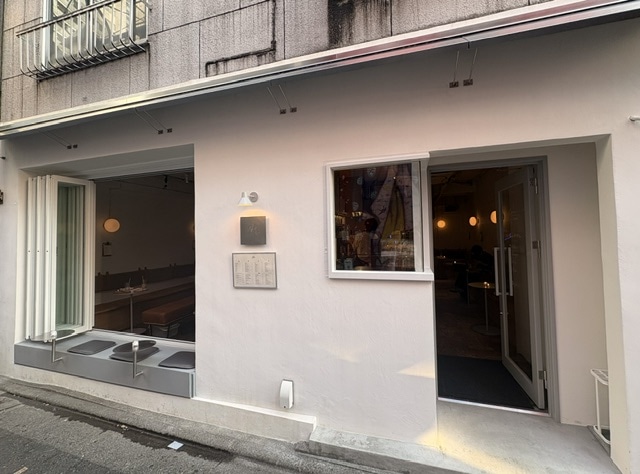 カフェの外観。