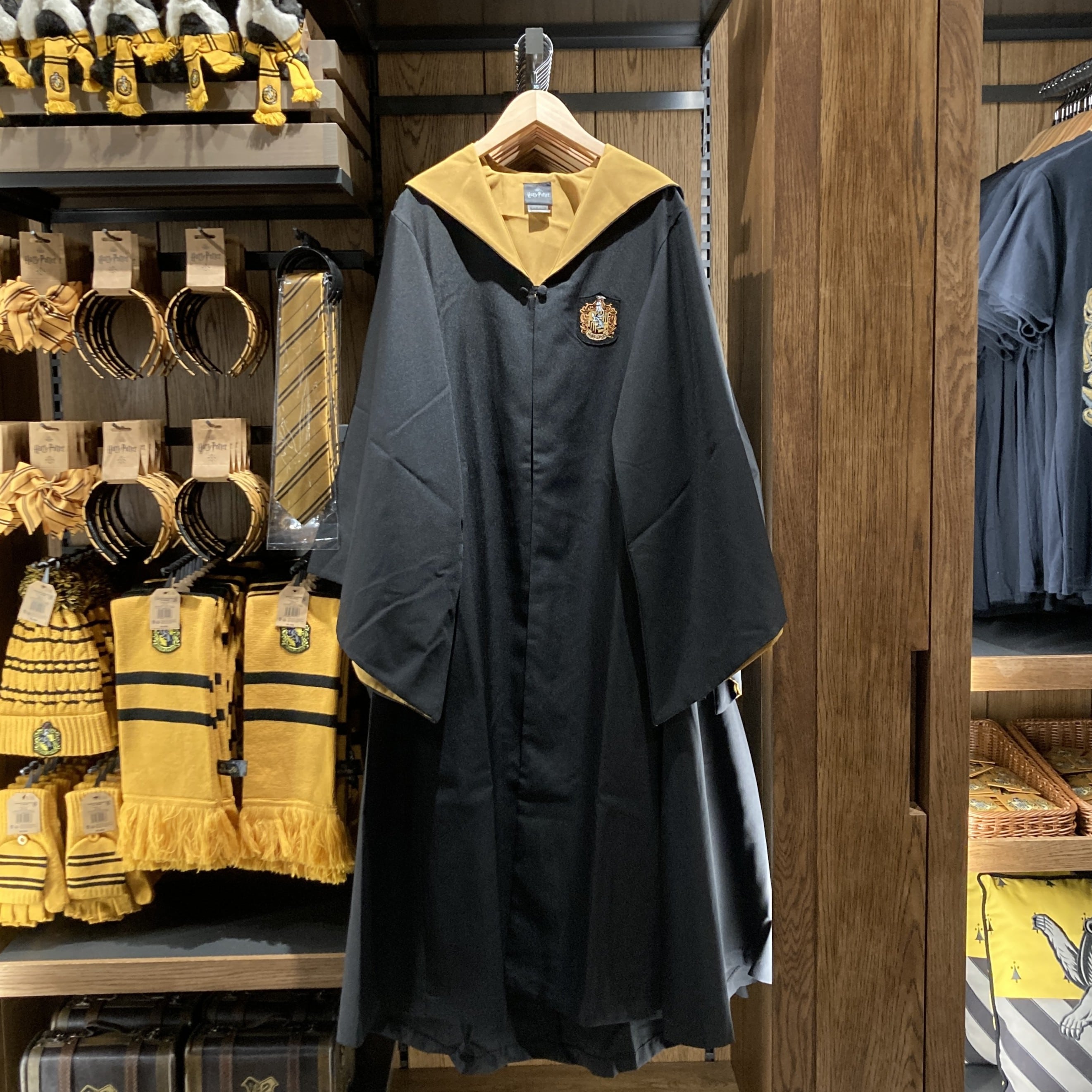 ハッフルパフパーソナライズローブ正面