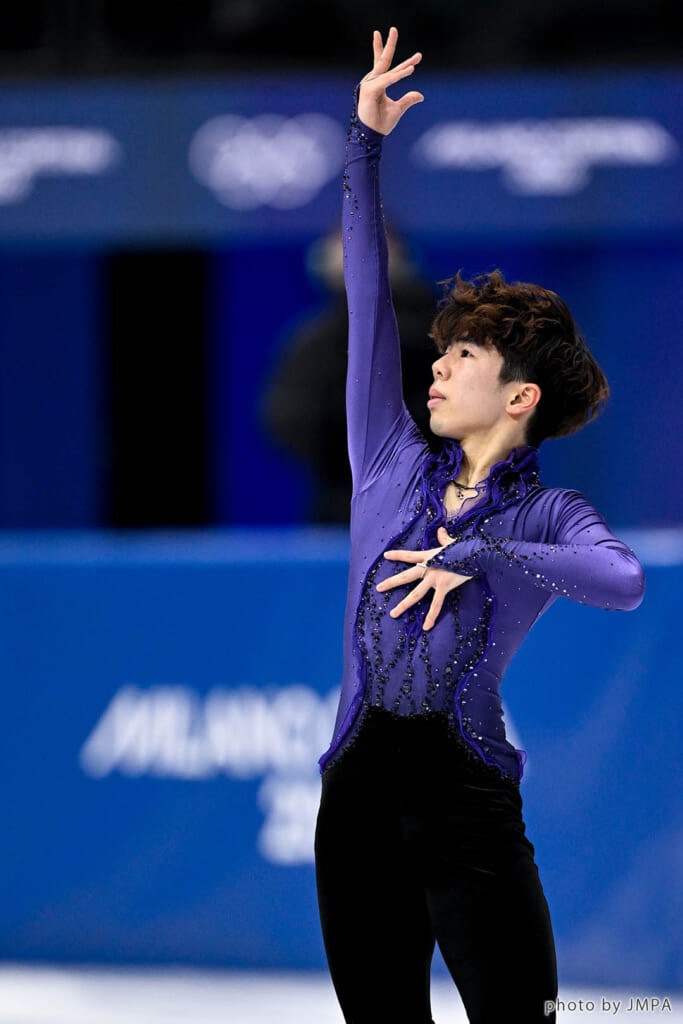 ミラノ五輪フィギュアで佐藤駿(さとうしゅん)選手のショートプログラムの演技中