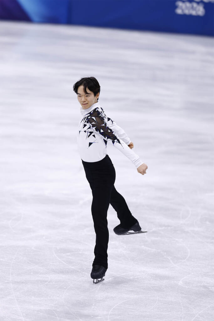 鍵山優真選手:ミラノ五輪フィギュアSPで「I wish」の演技のポーズ